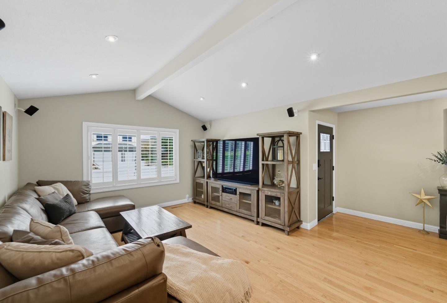 3761 Thousand Oaks Drive