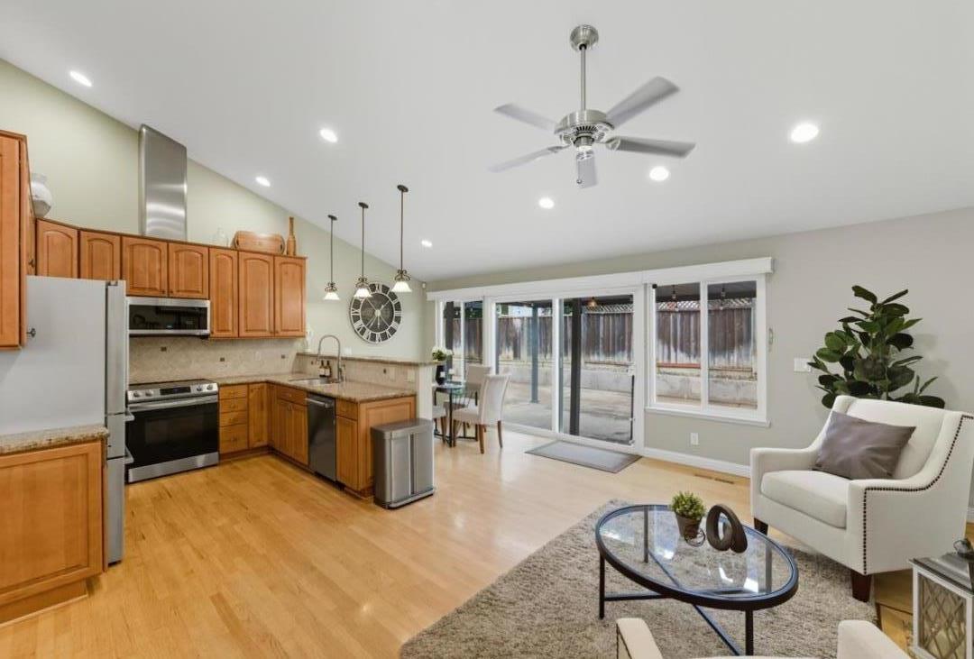 3761 Thousand Oaks Drive