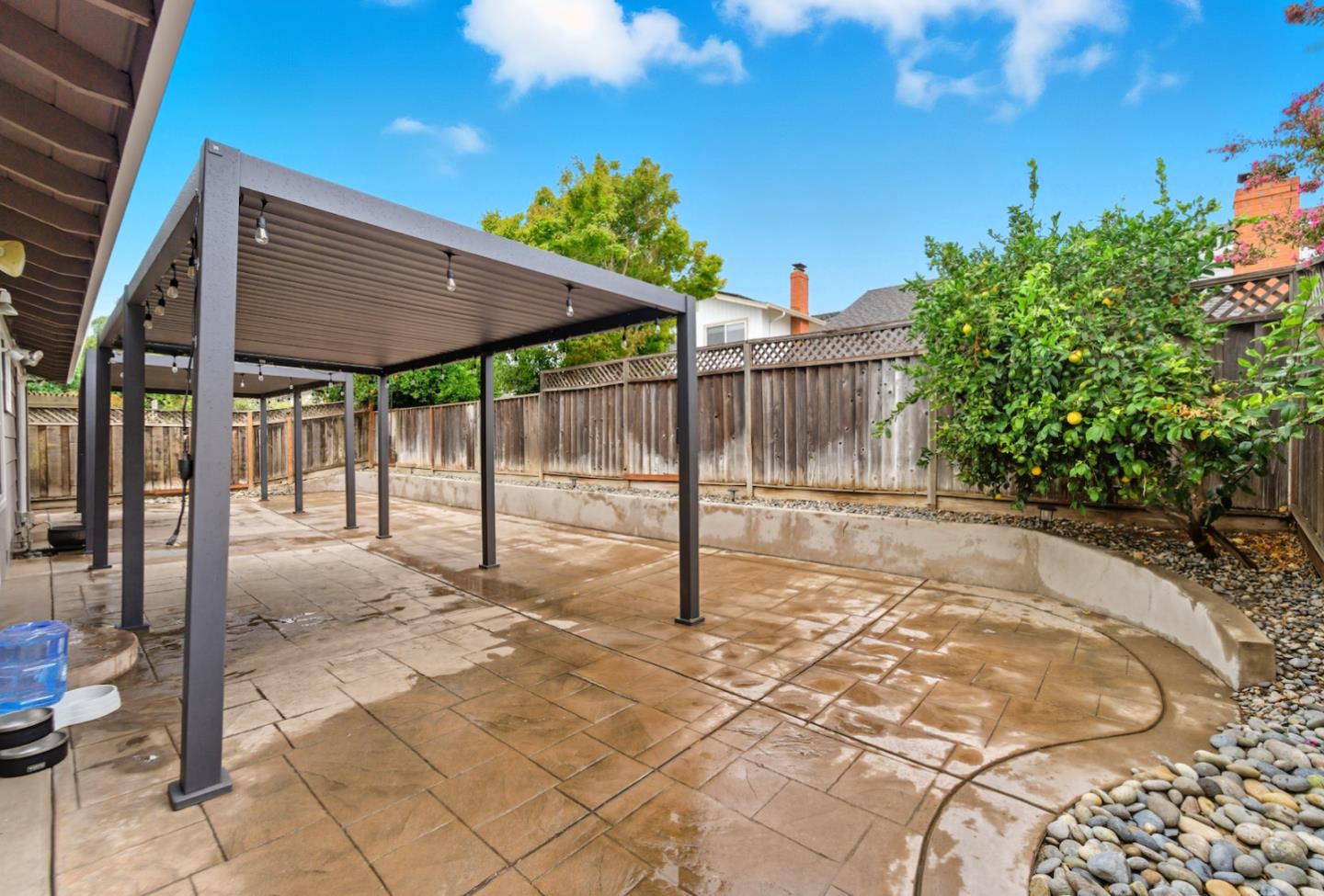 3761 Thousand Oaks Drive