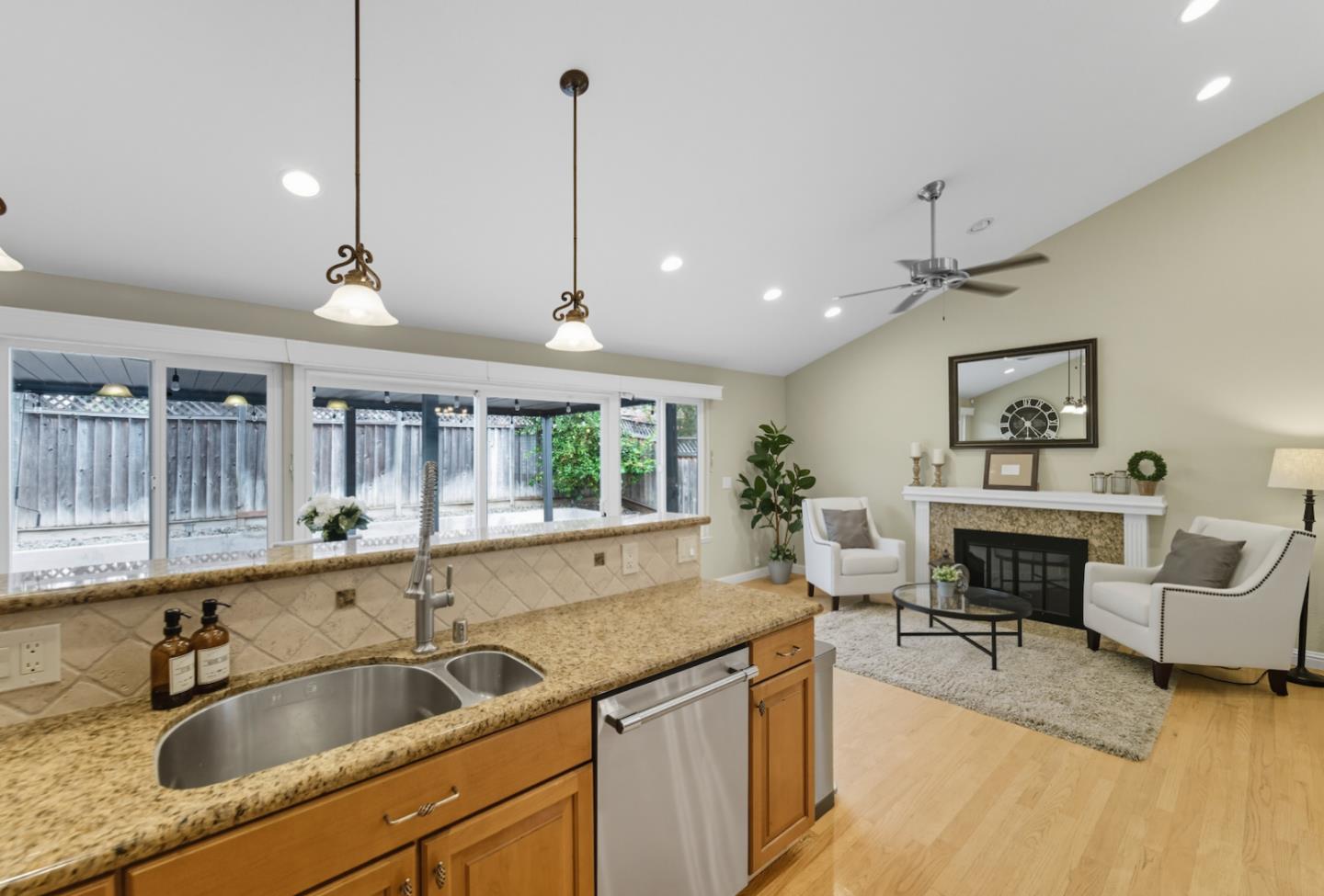 3761 Thousand Oaks Drive