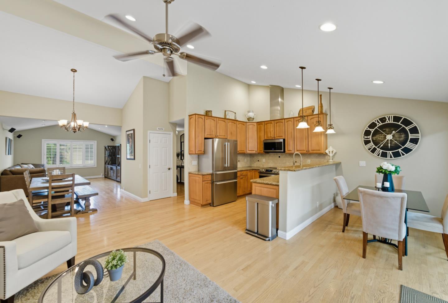 3761 Thousand Oaks Drive