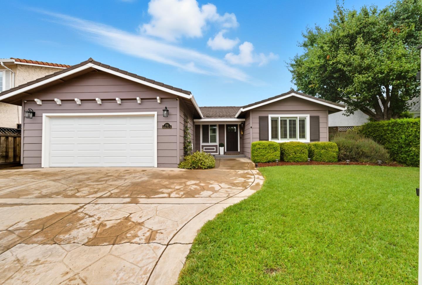 3761 Thousand Oaks Drive