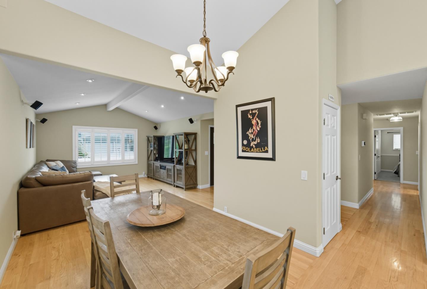 3761 Thousand Oaks Drive