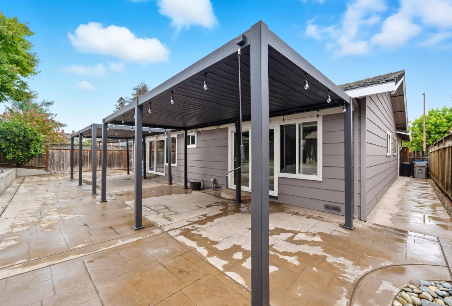 3761 Thousand Oaks Drive