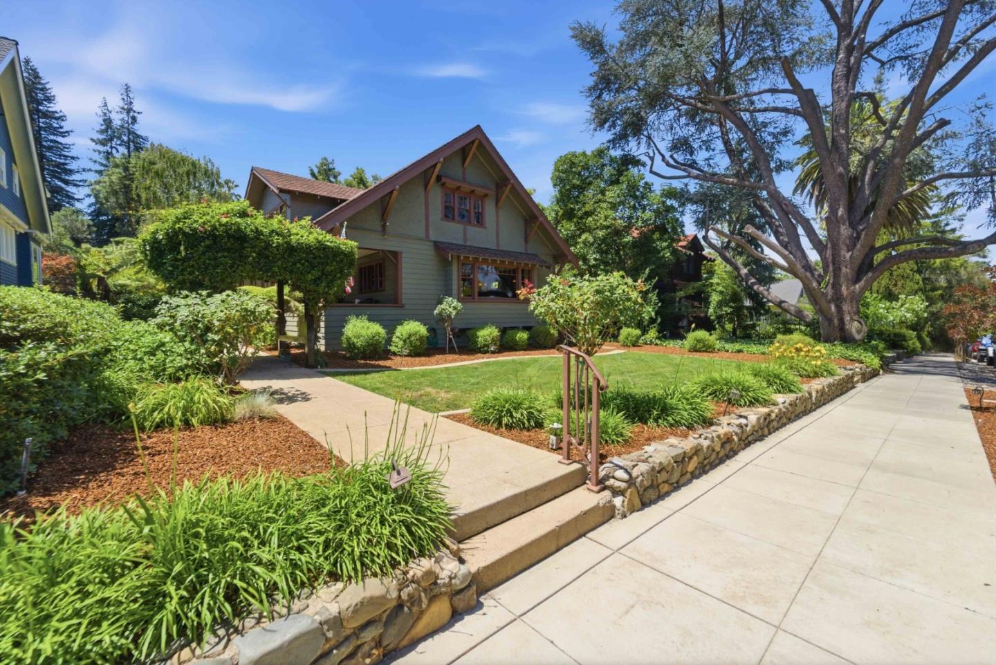 211 Glen Ridge Avenue
