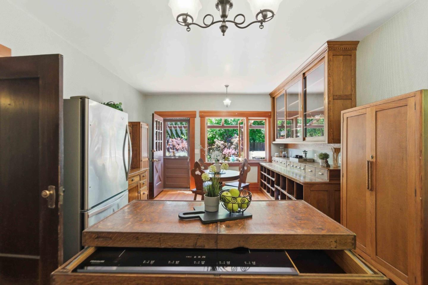 211 Glen Ridge Avenue