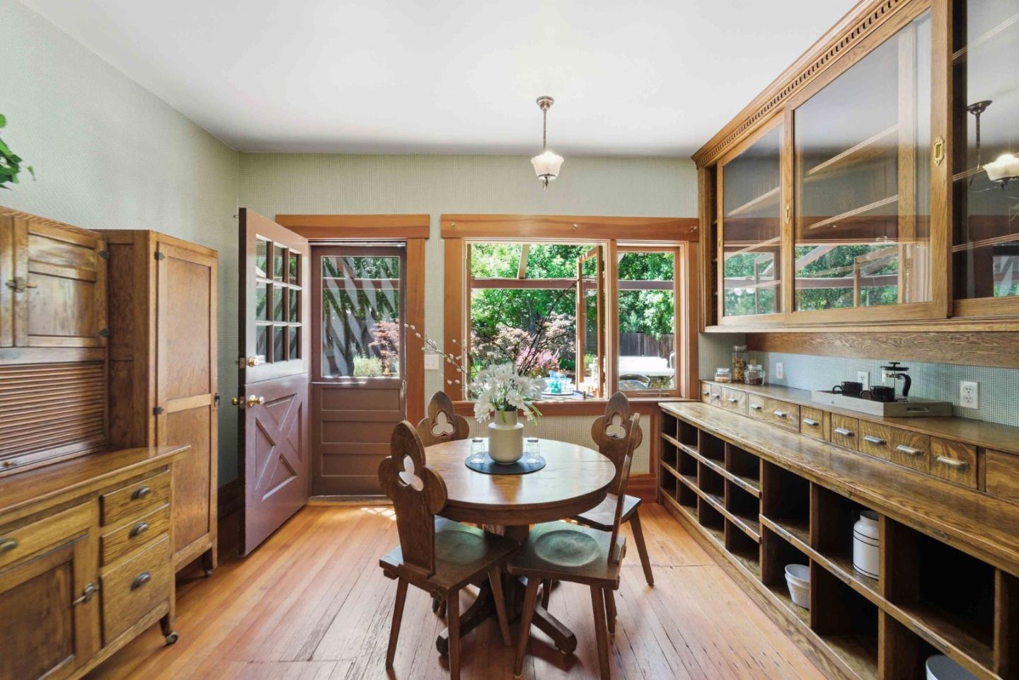 211 Glen Ridge Avenue