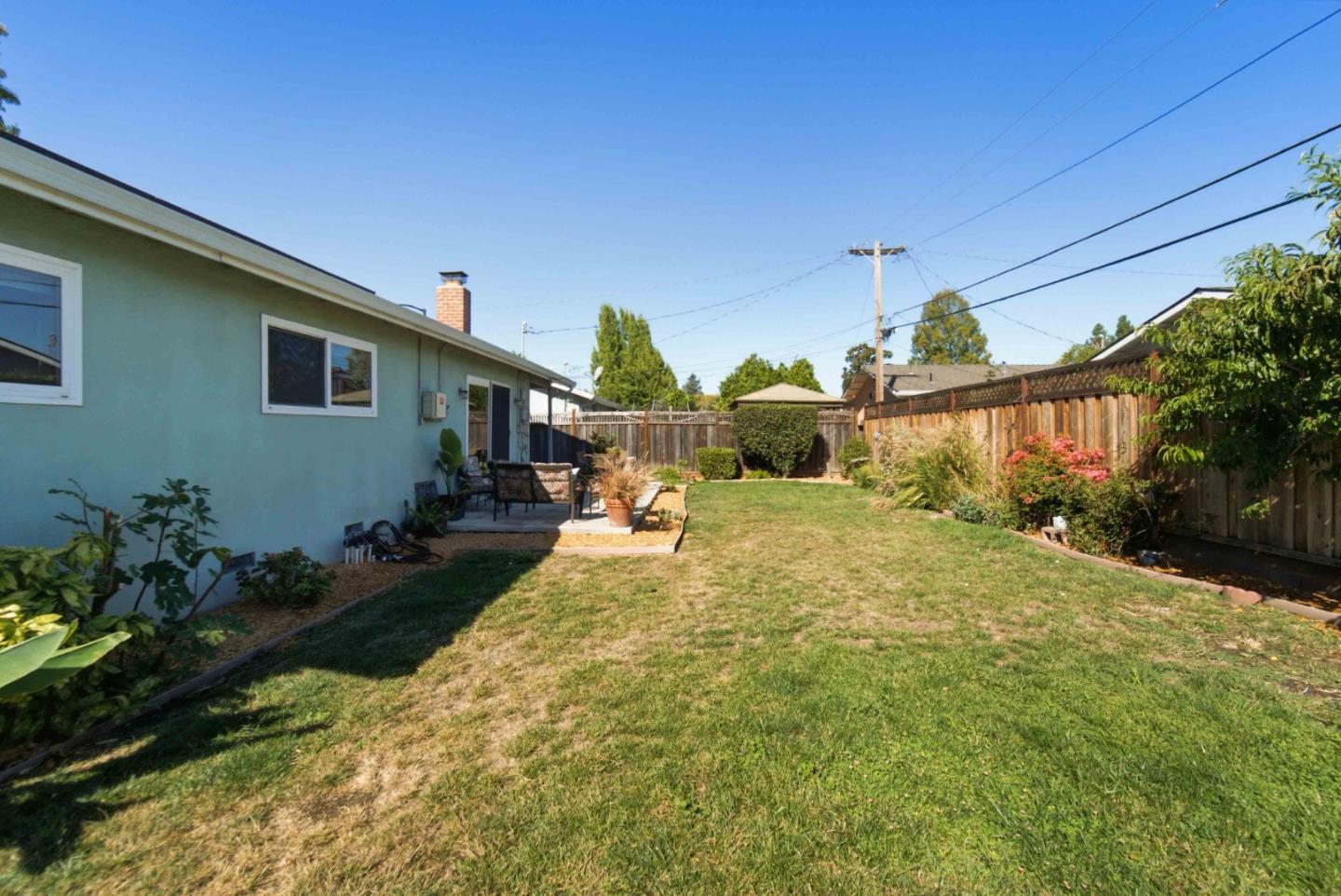 623 Seneca CT