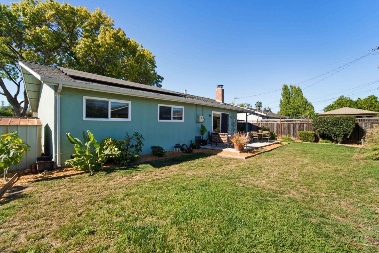 623 Seneca CT