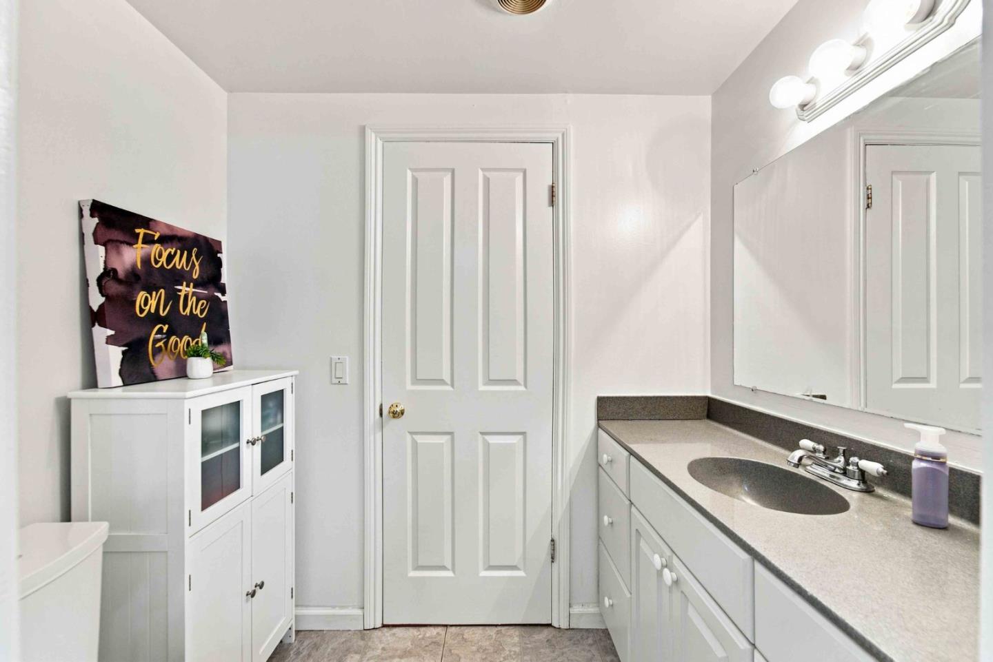623 Seneca CT
