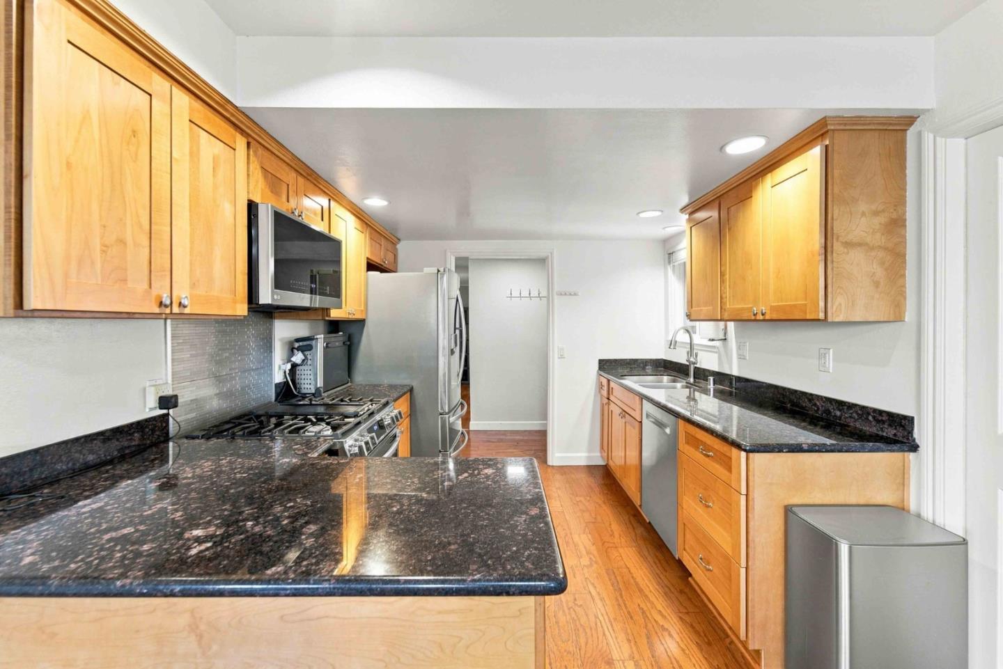 623 Seneca CT