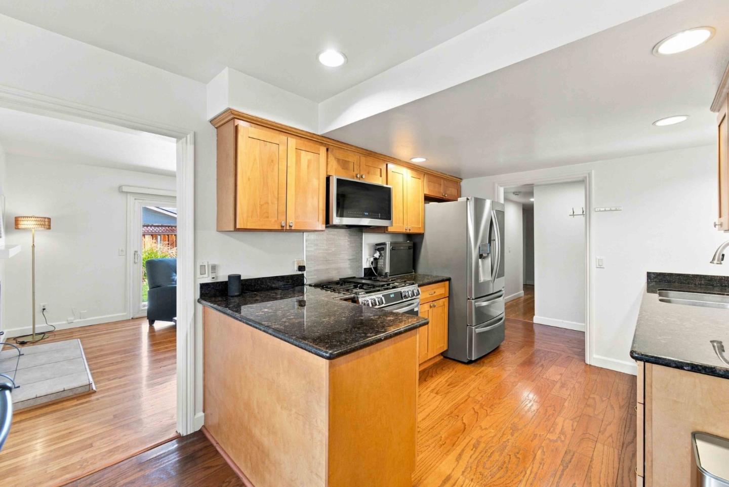 623 Seneca CT