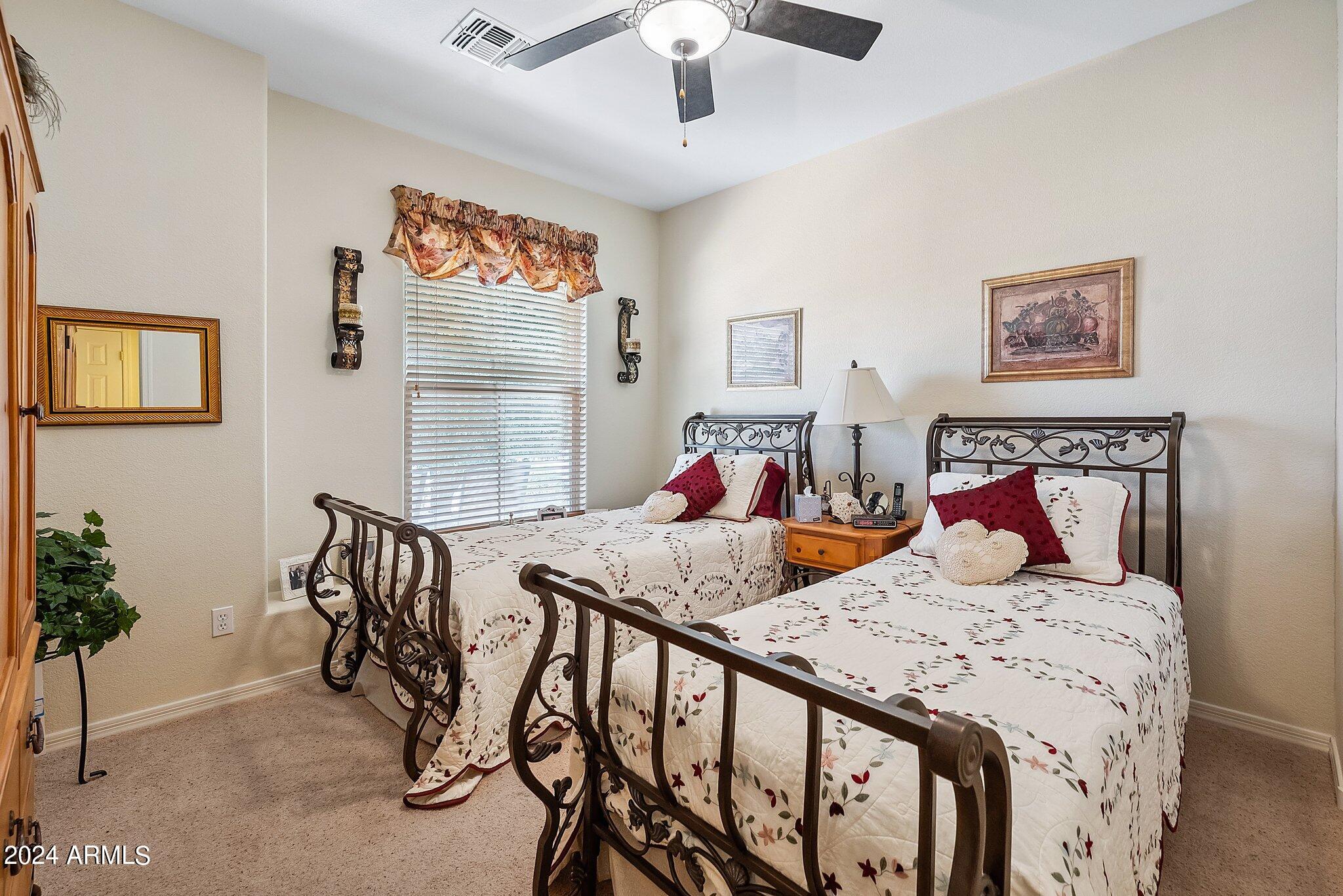 3211 E GLENEAGLE Drive