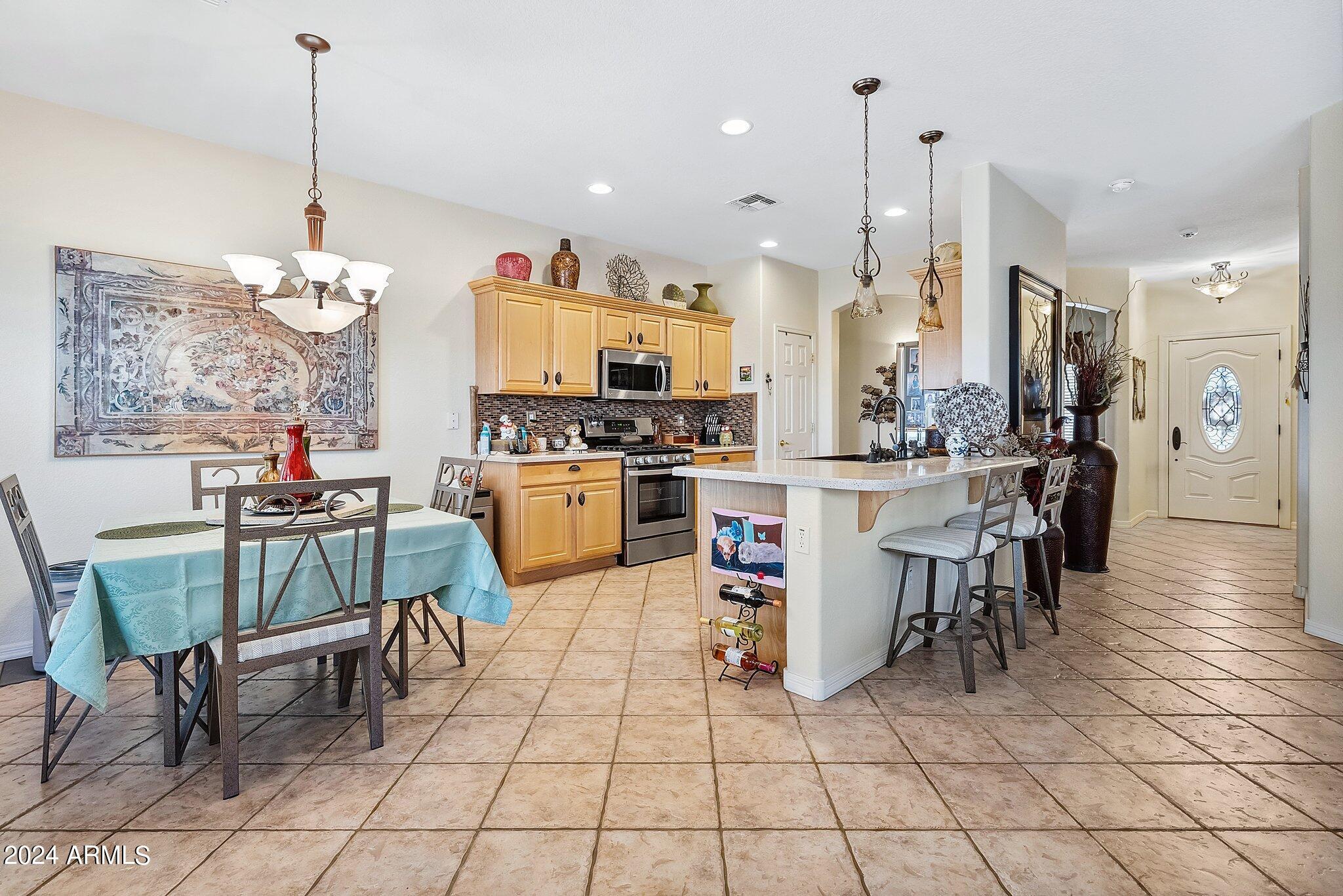 3211 E GLENEAGLE Drive