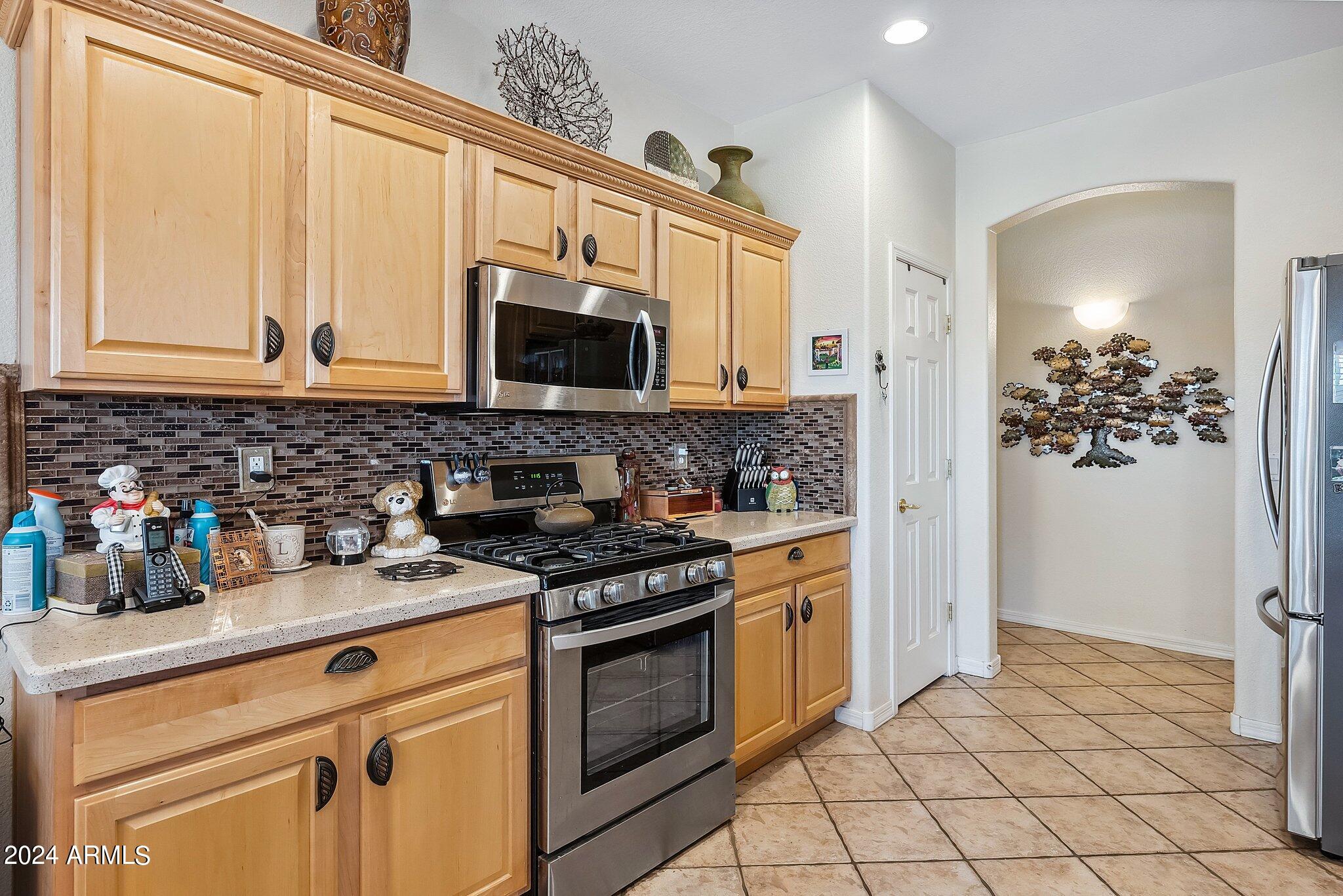 3211 E GLENEAGLE Drive