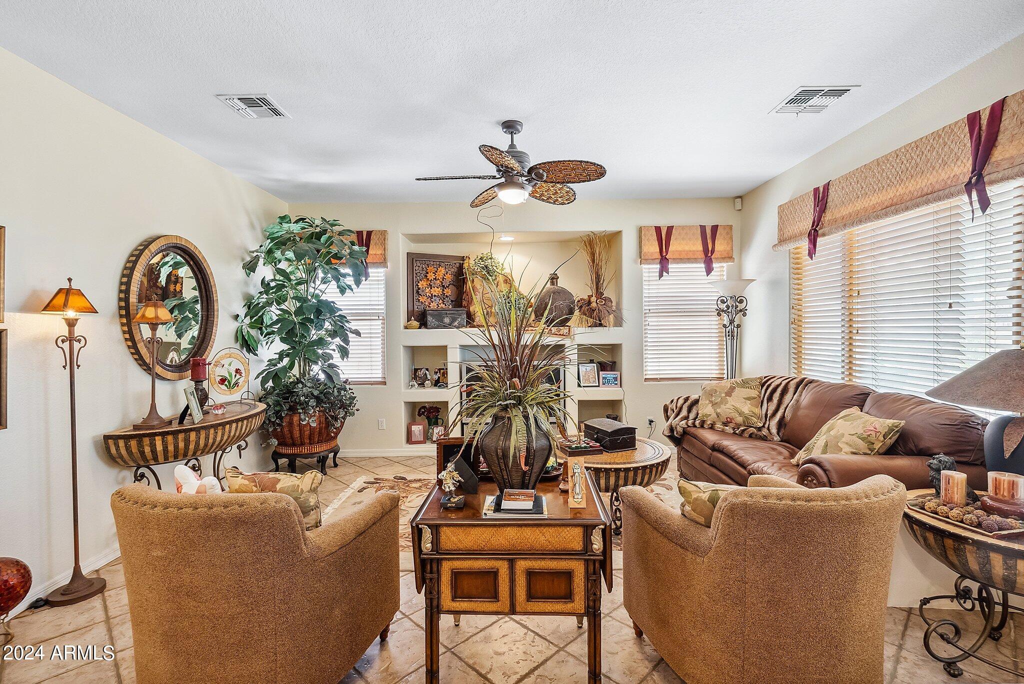 3211 E GLENEAGLE Drive