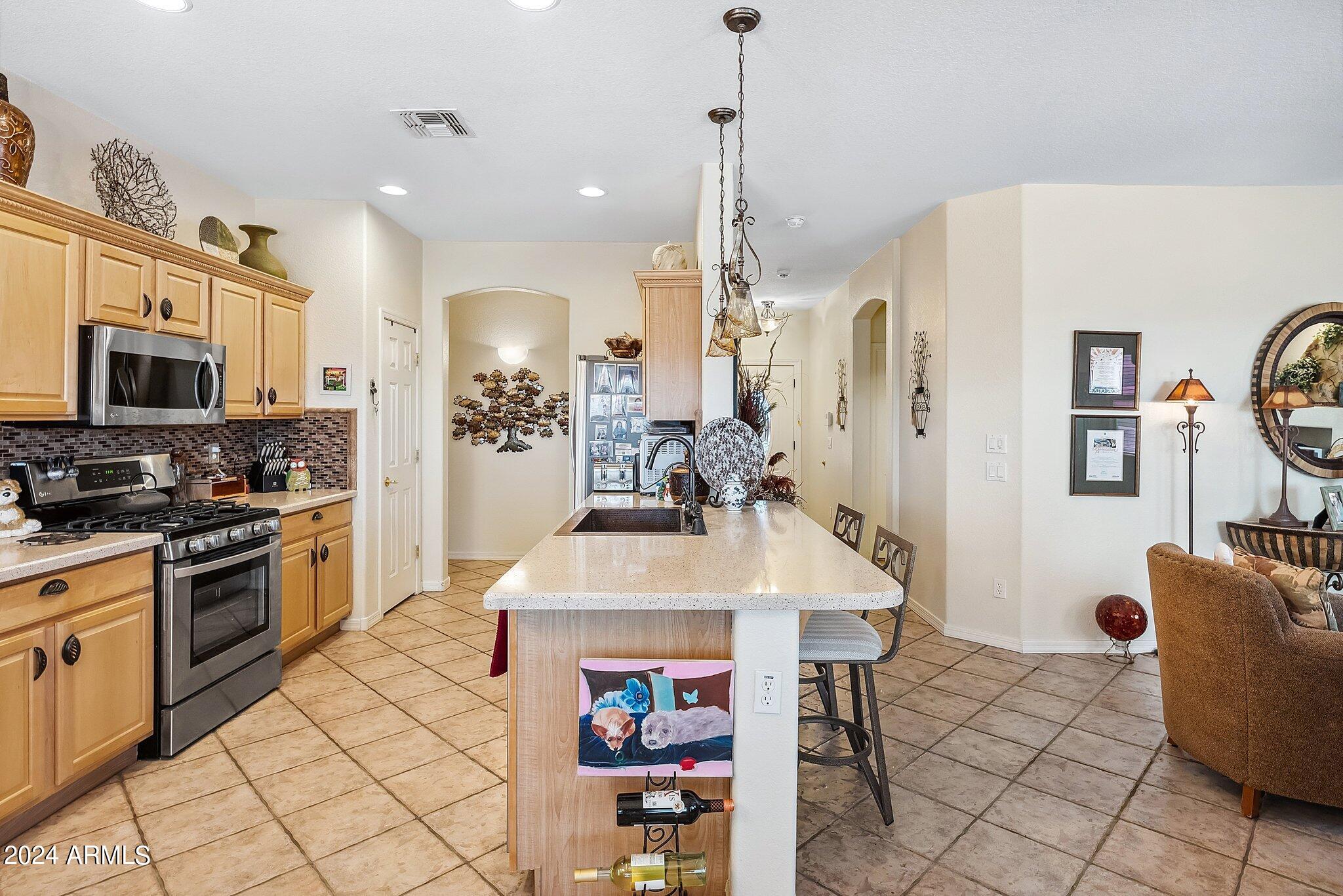 3211 E GLENEAGLE Drive