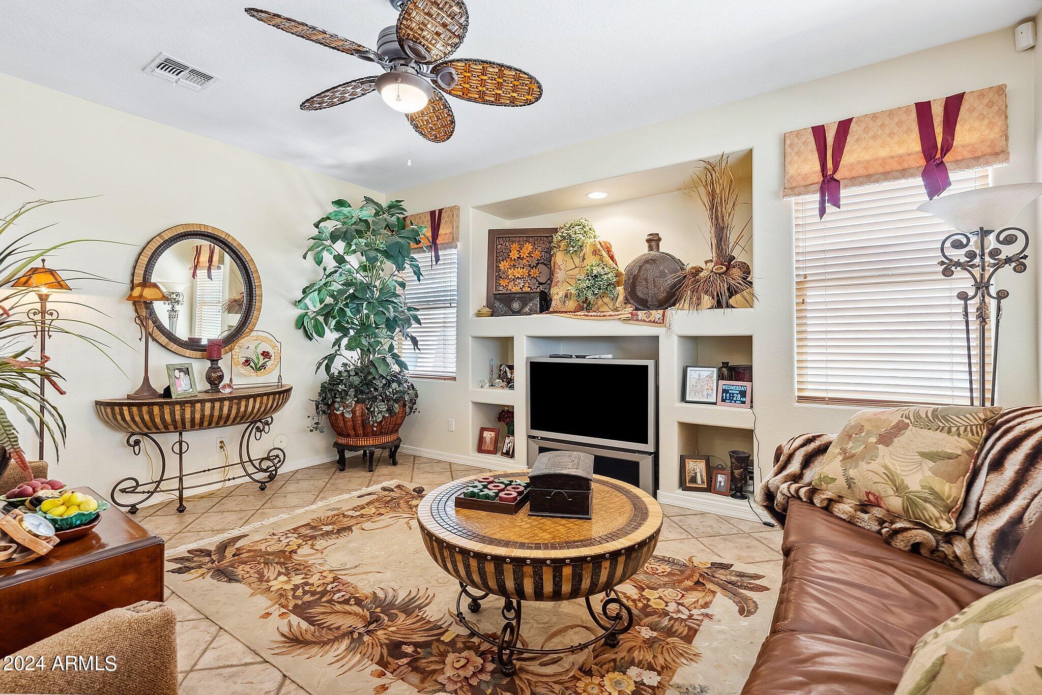 3211 E GLENEAGLE Drive