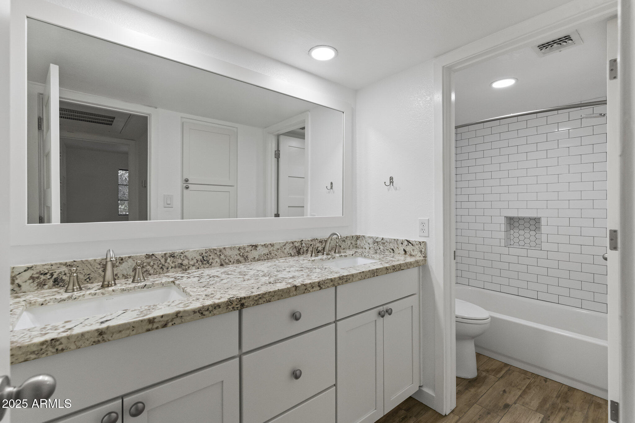 2855 S EXTENSION Road, 249