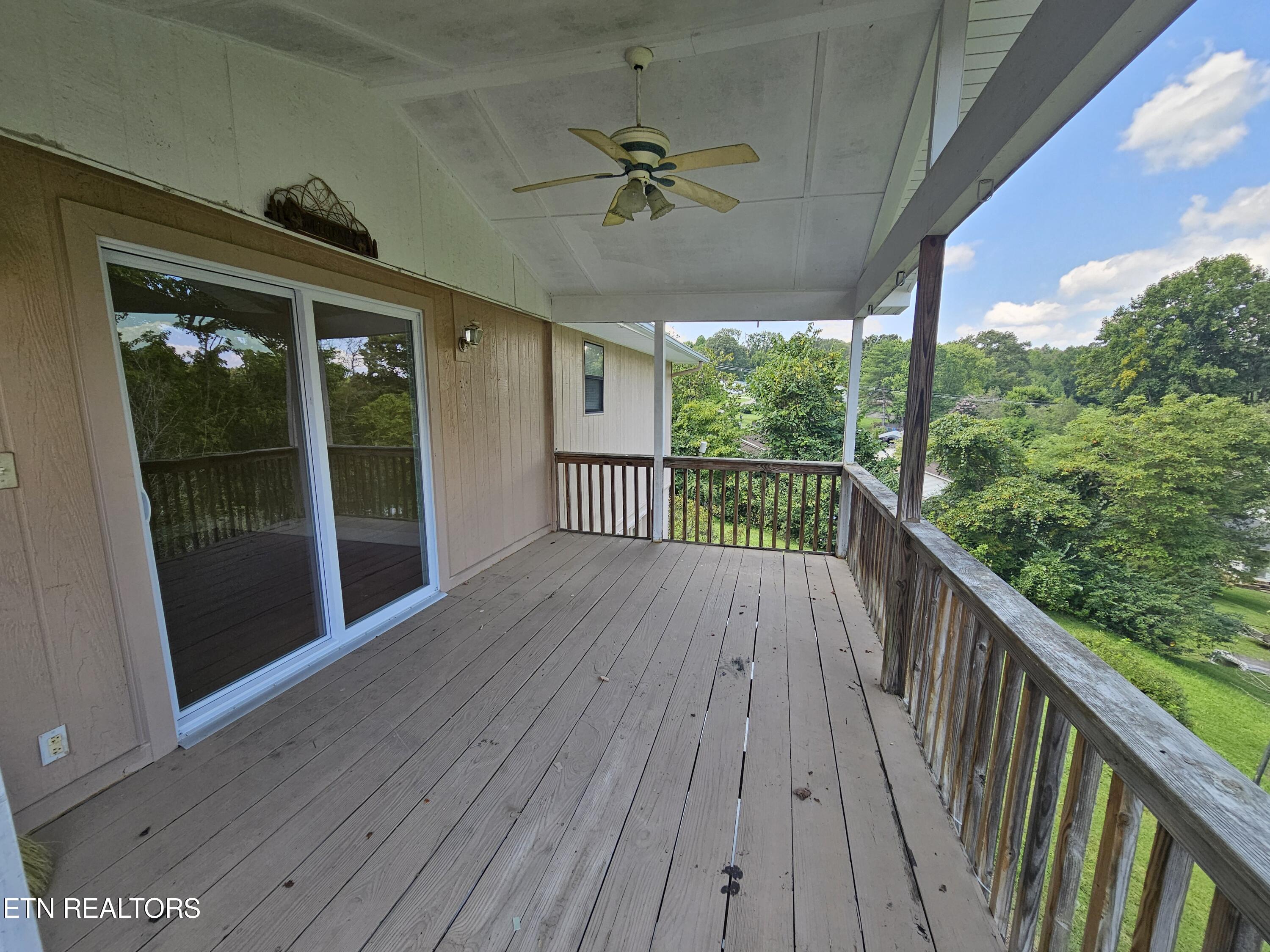 607 Crestwood Drive