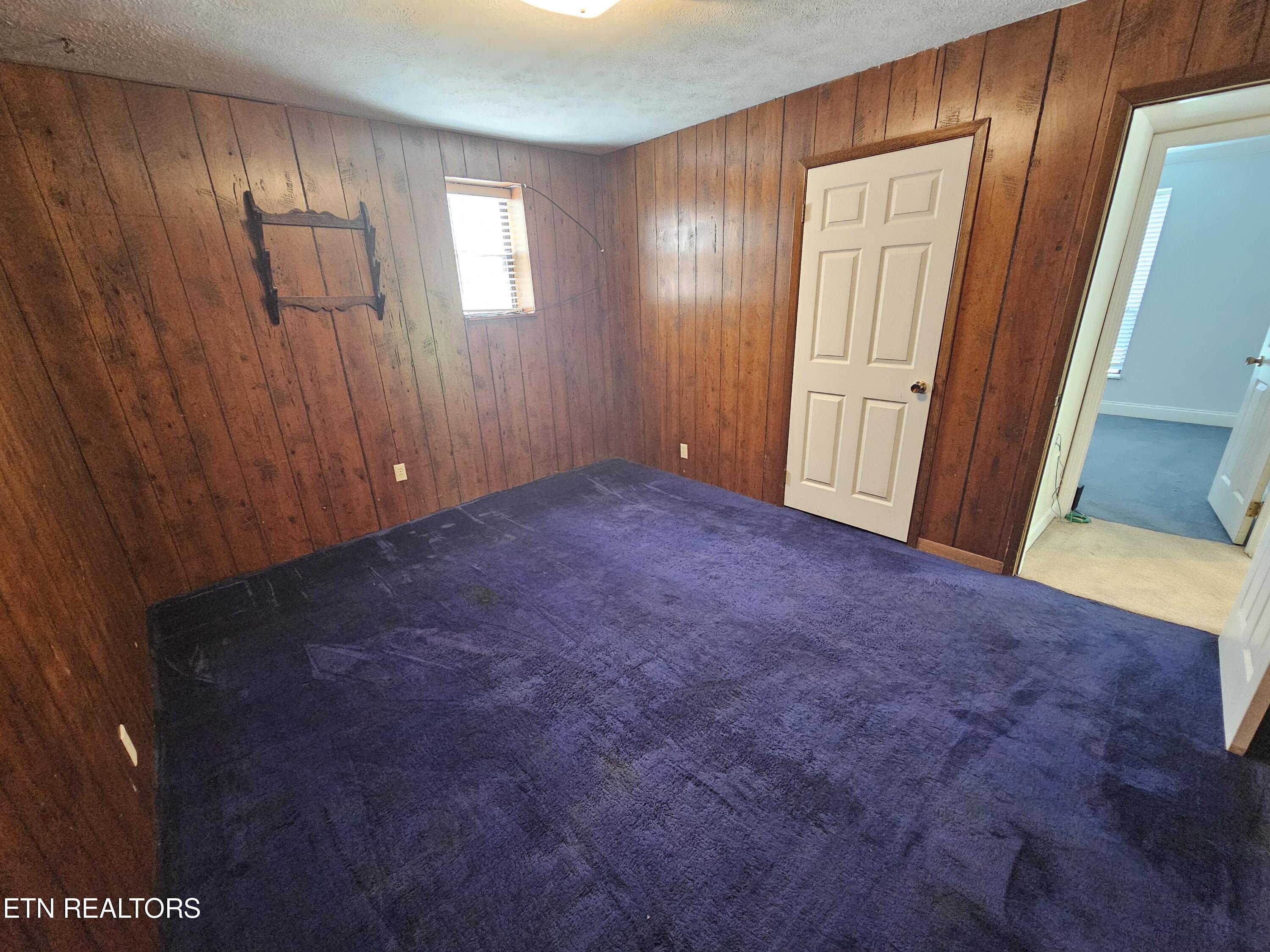 607 Crestwood Drive