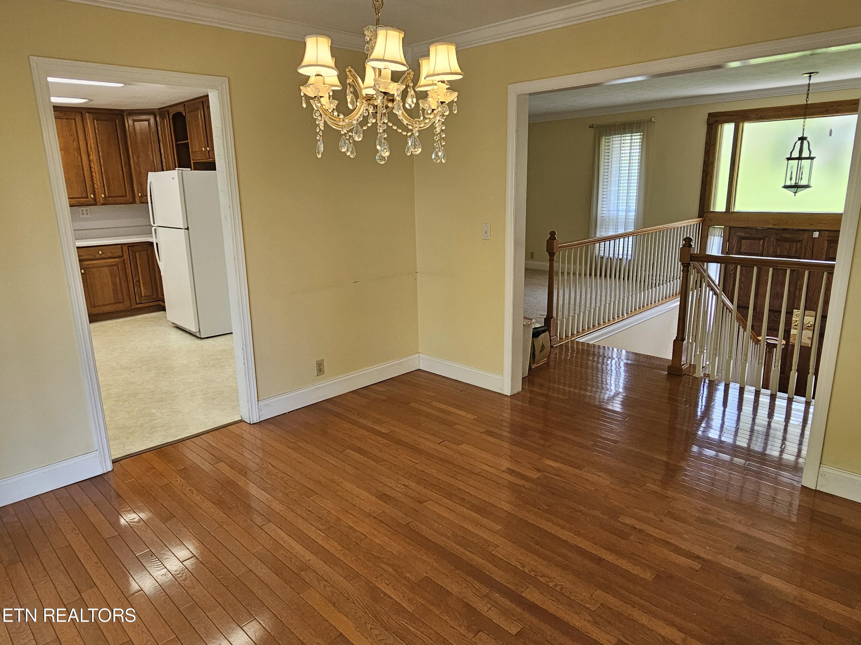 607 Crestwood Drive