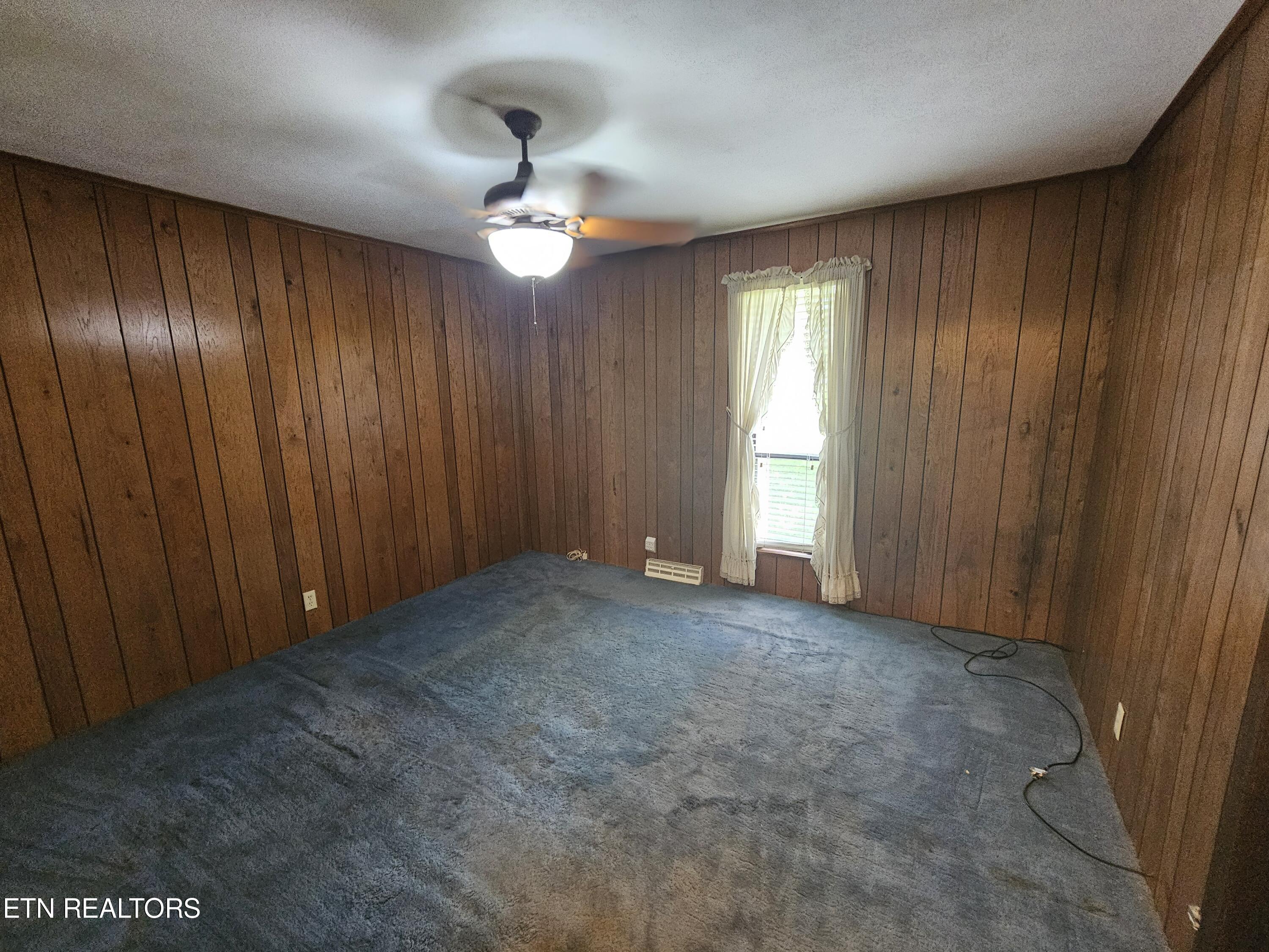 607 Crestwood Drive