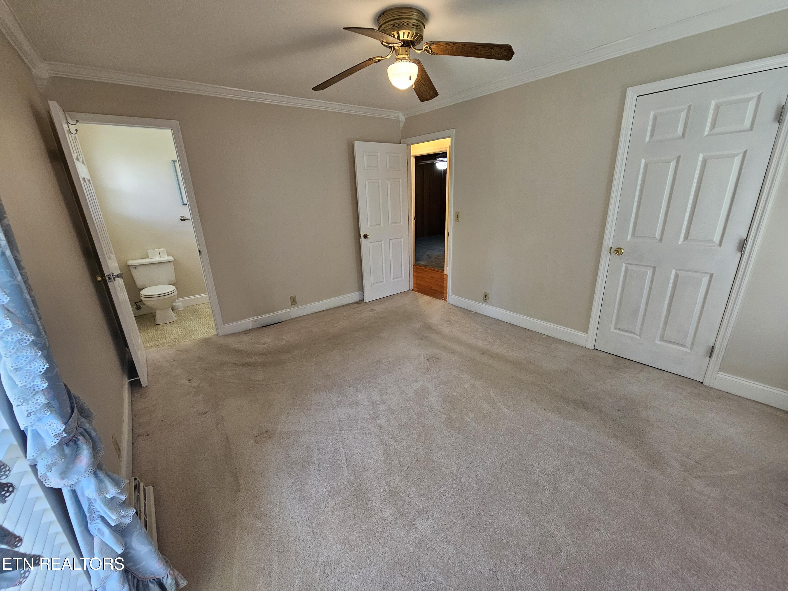 607 Crestwood Drive