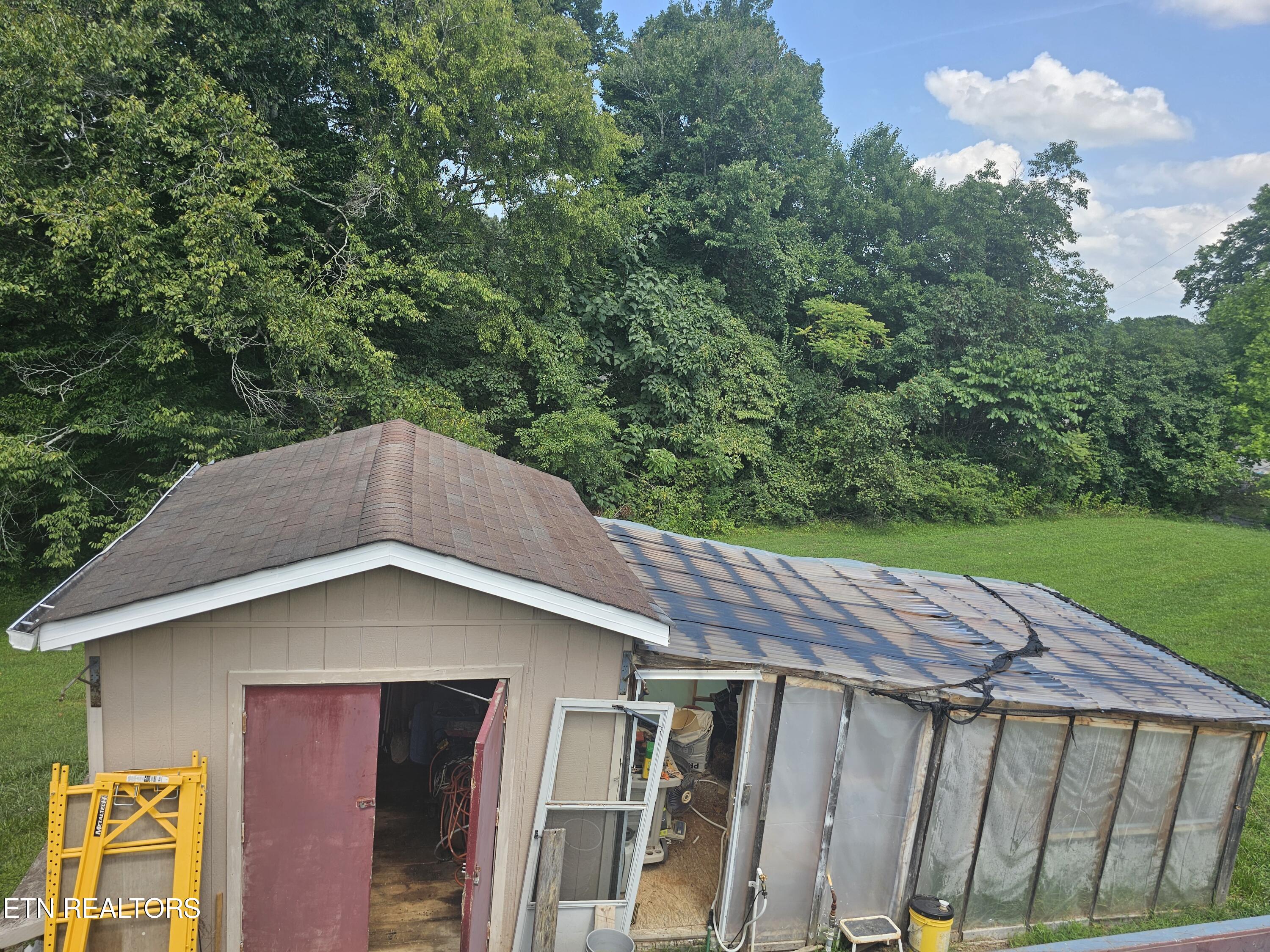 607 Crestwood Drive