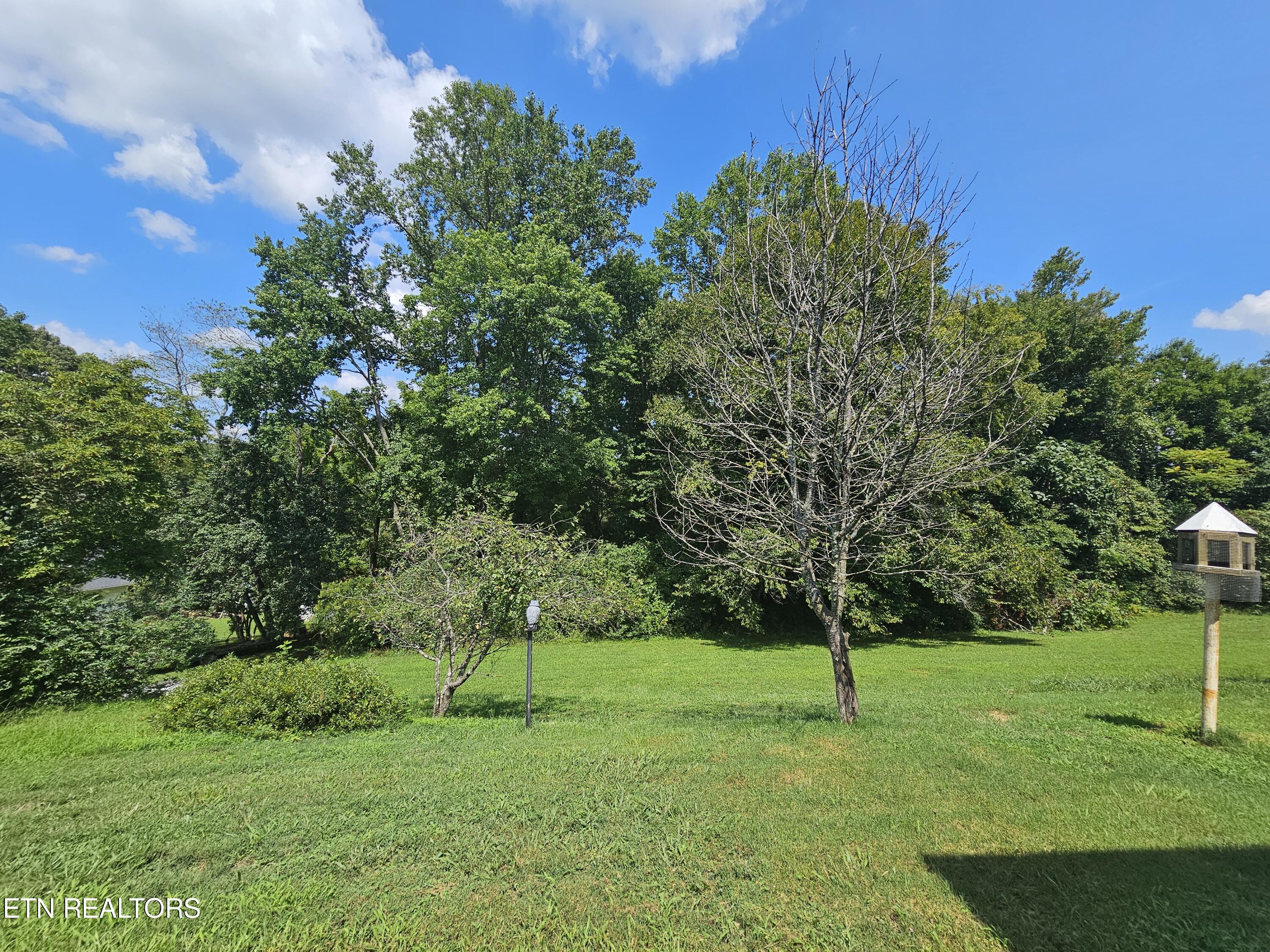607 Crestwood Drive