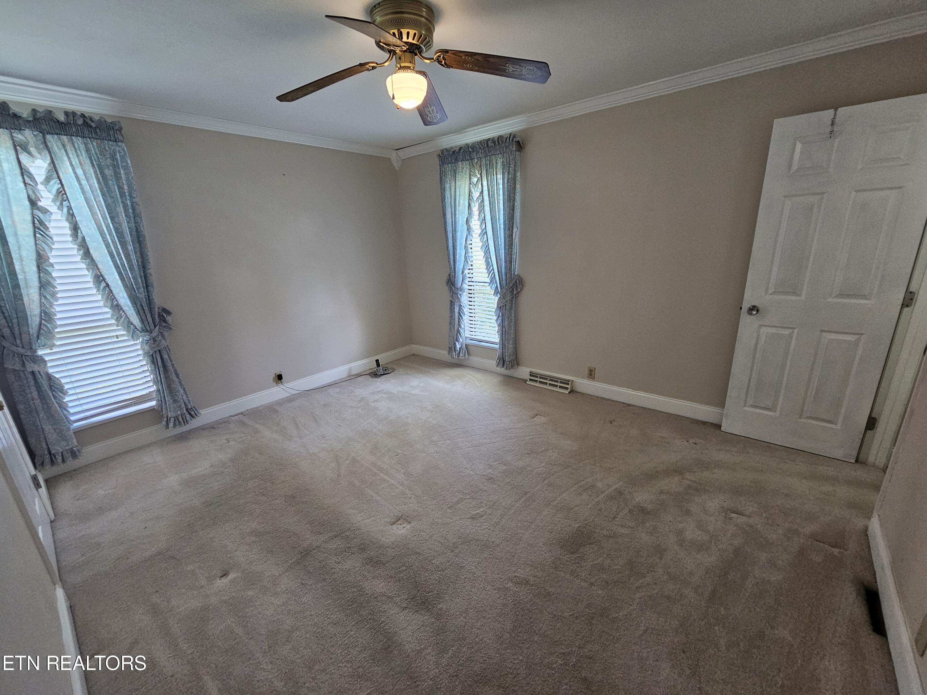 607 Crestwood Drive