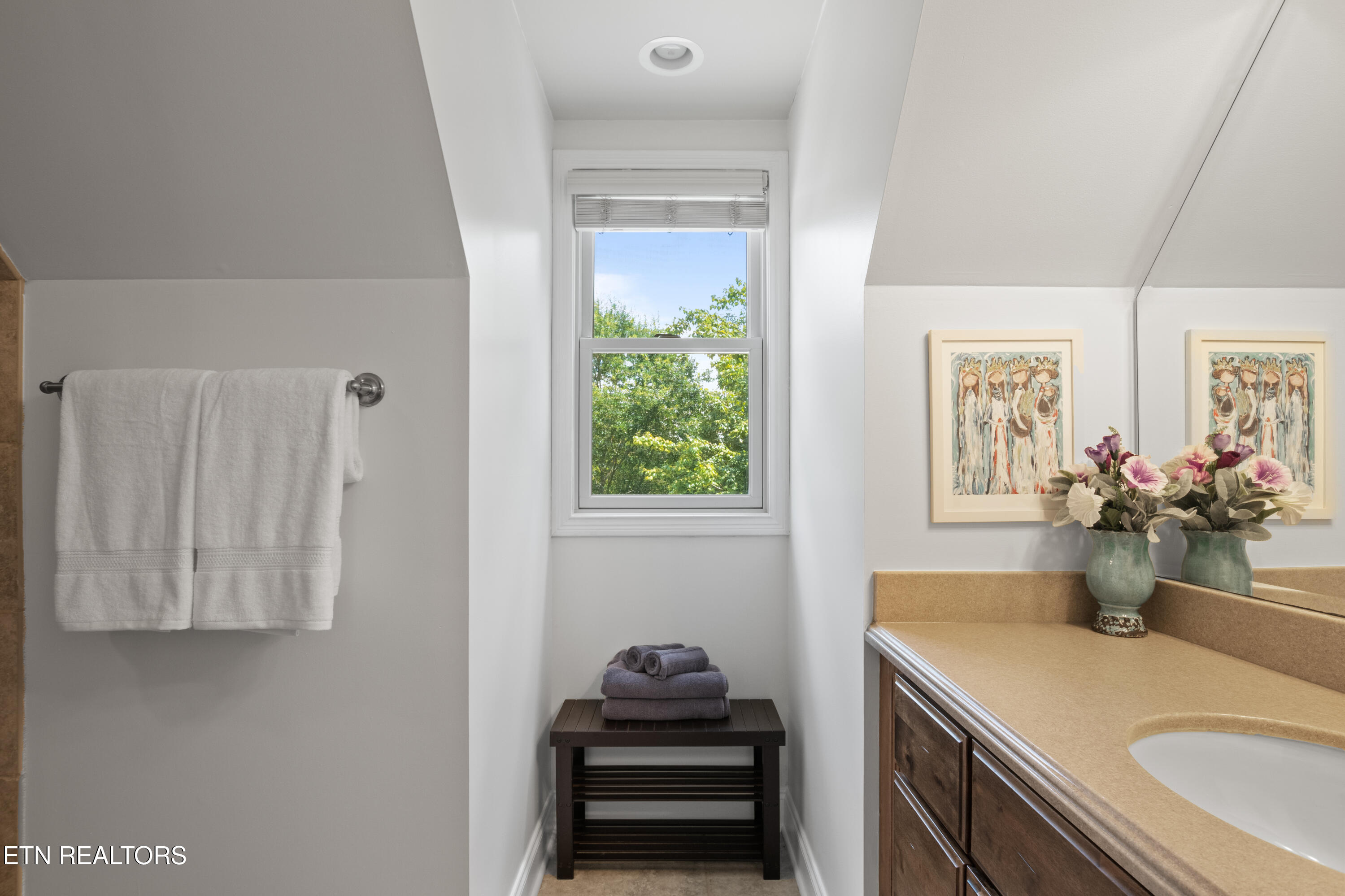 186 Lake Crest Drive