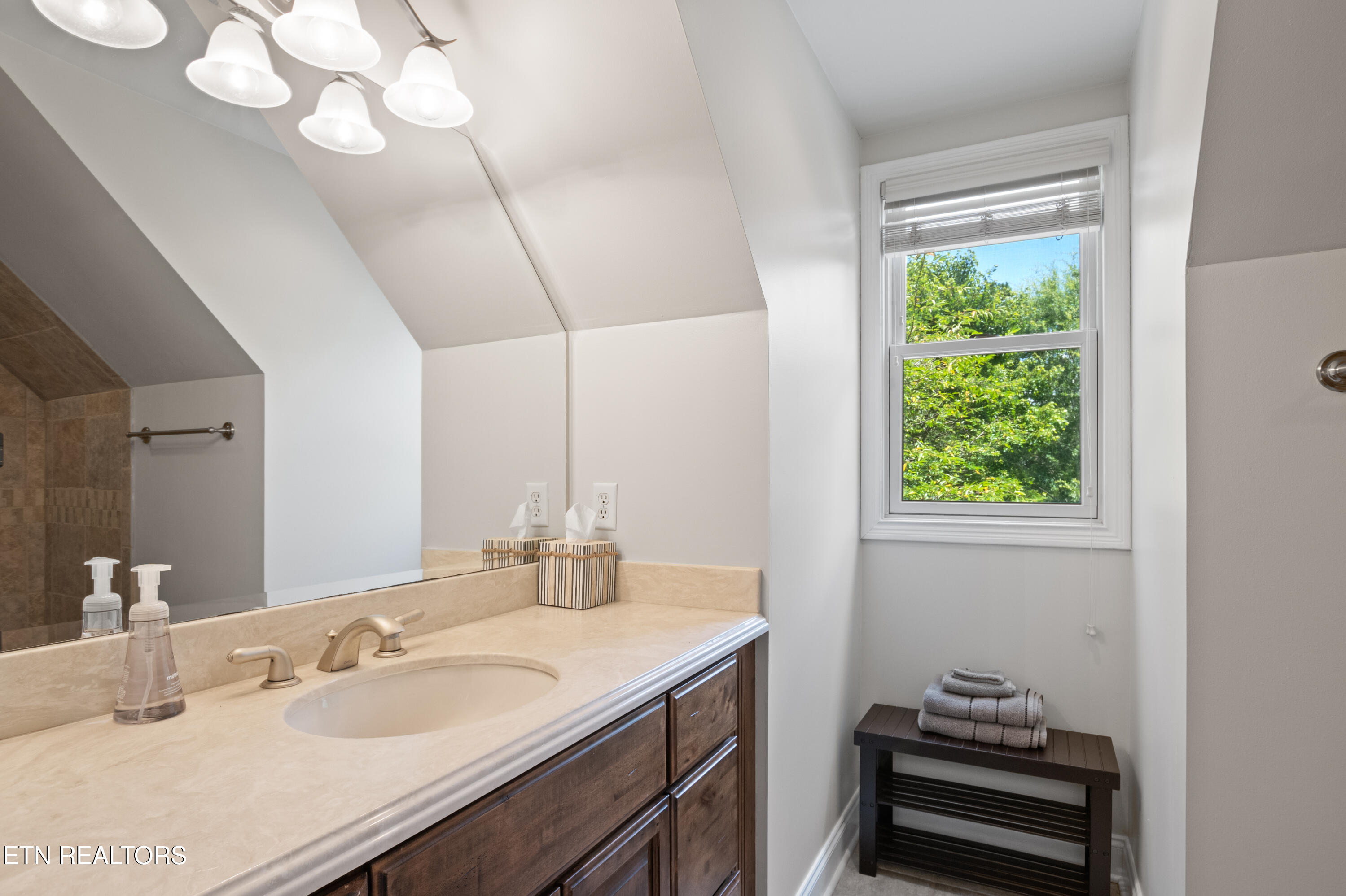 186 Lake Crest Drive