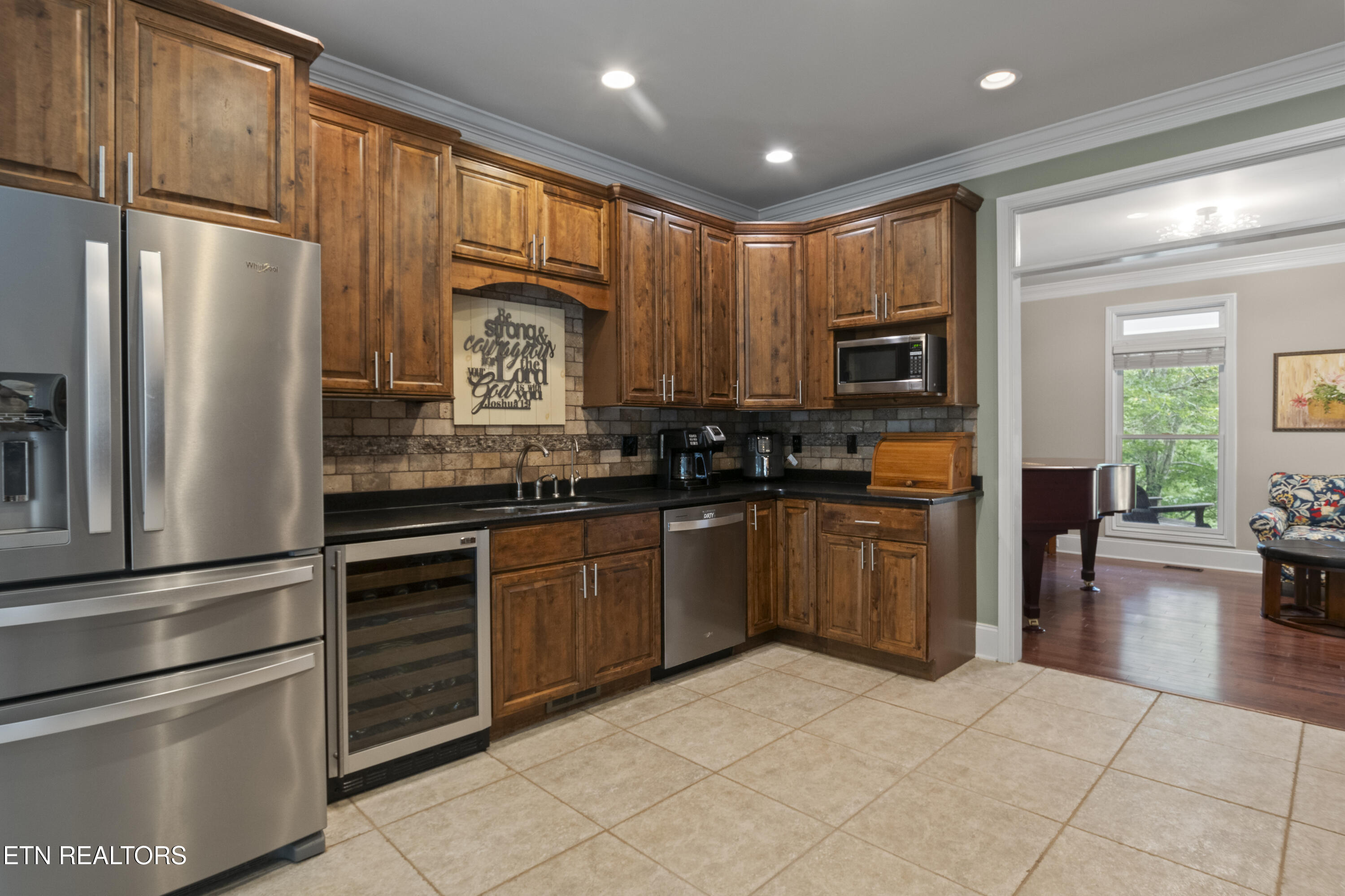 186 Lake Crest Drive