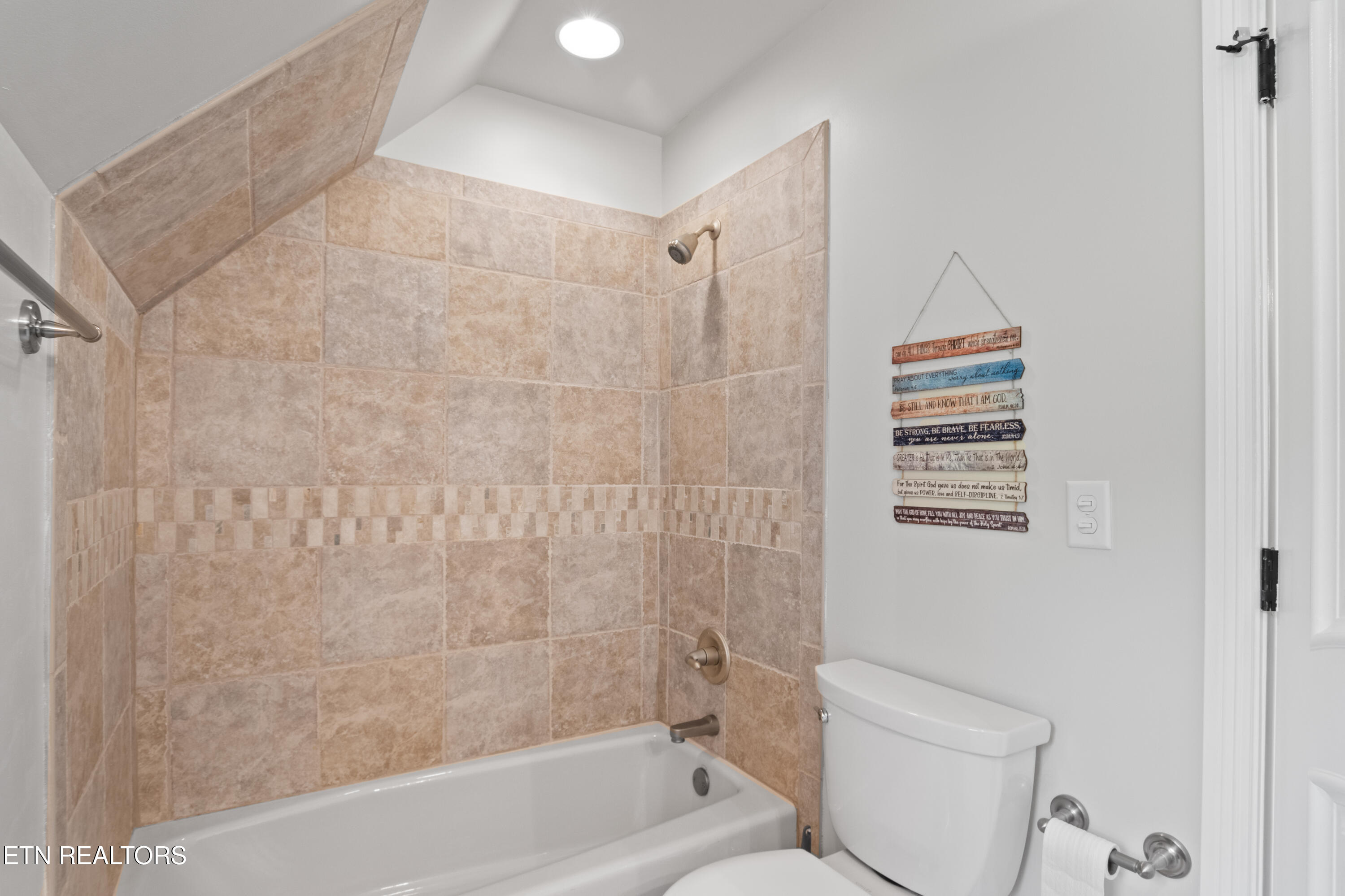 186 Lake Crest Drive