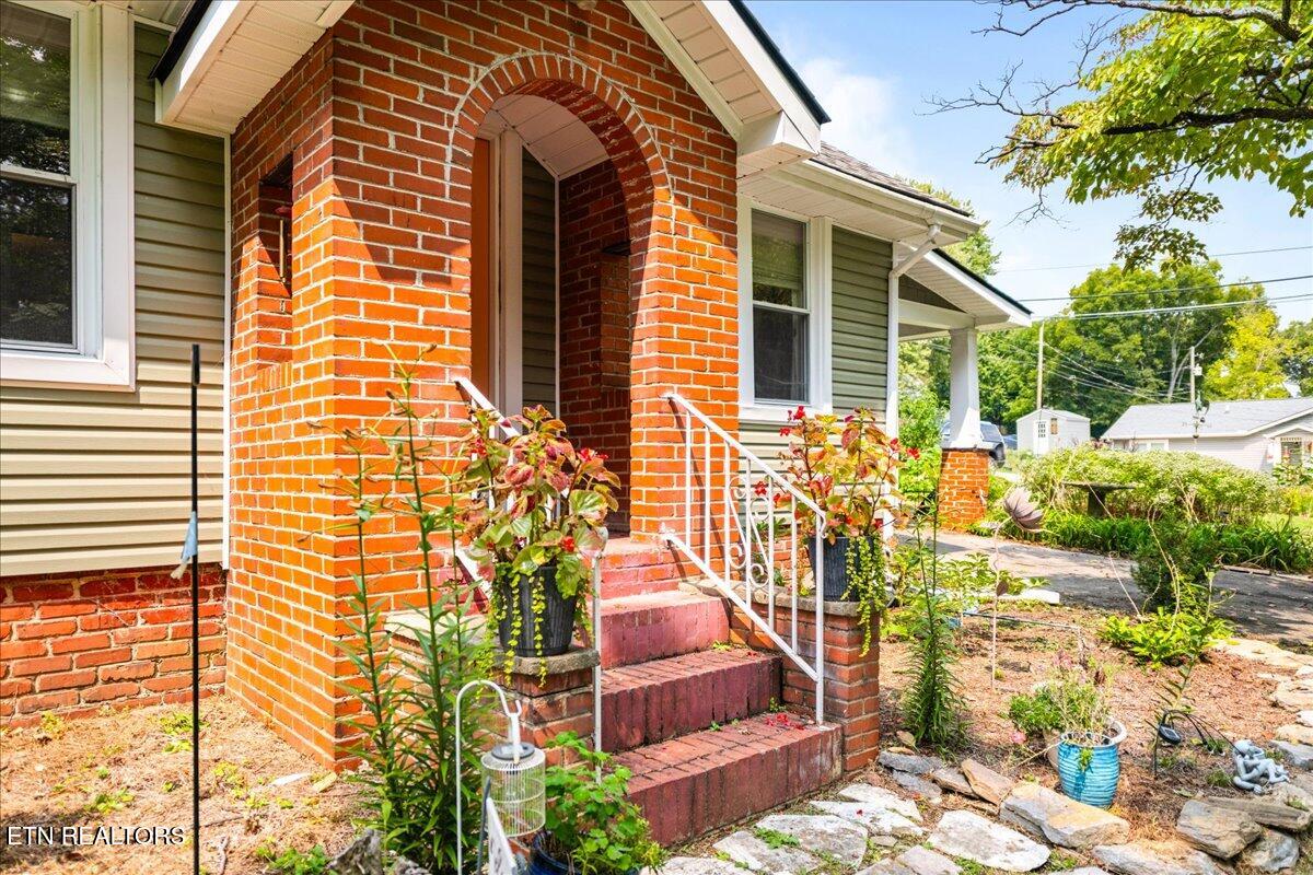 703 Midlake Drive