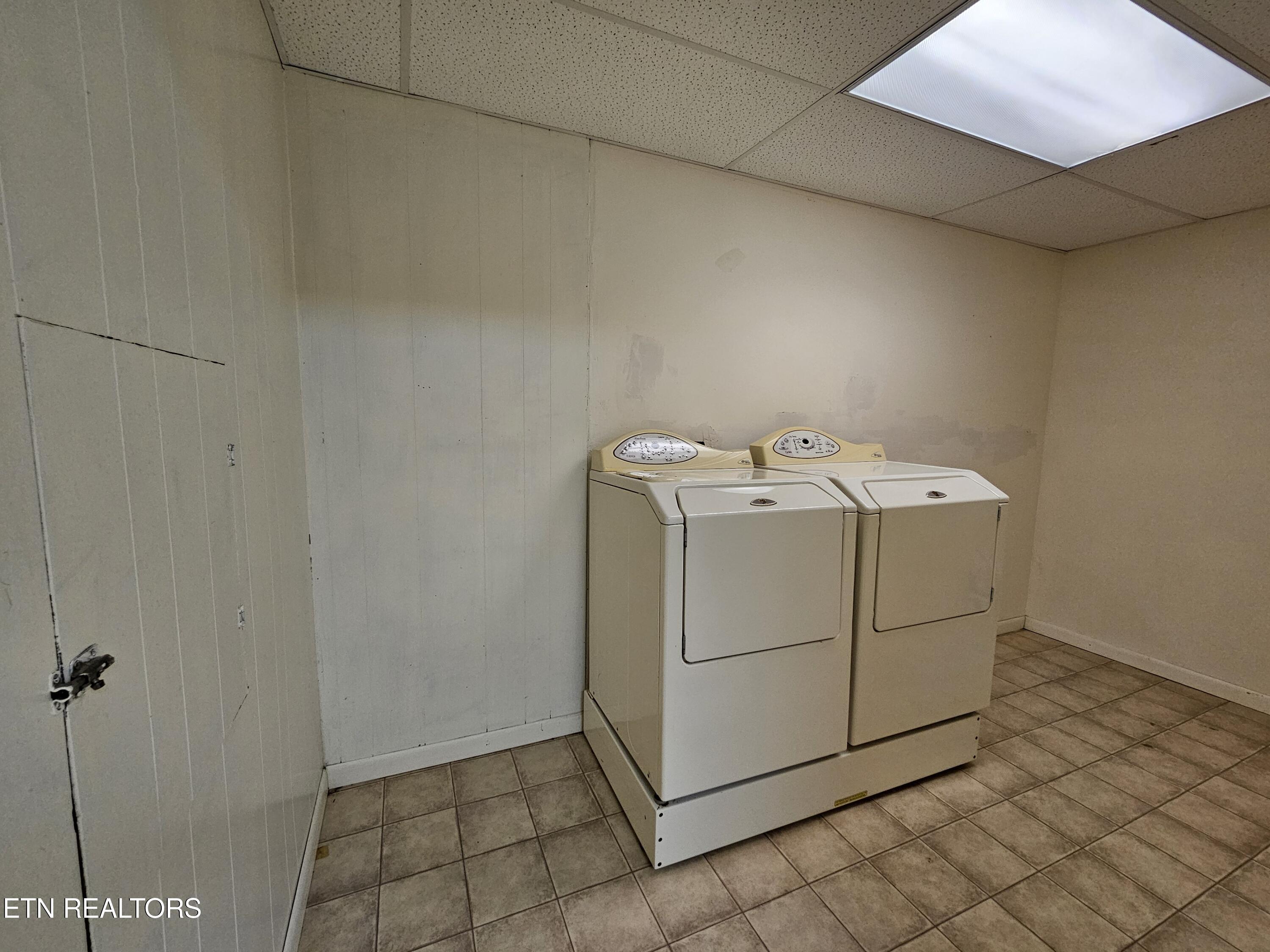 240 W Rockwood Ferry Rd