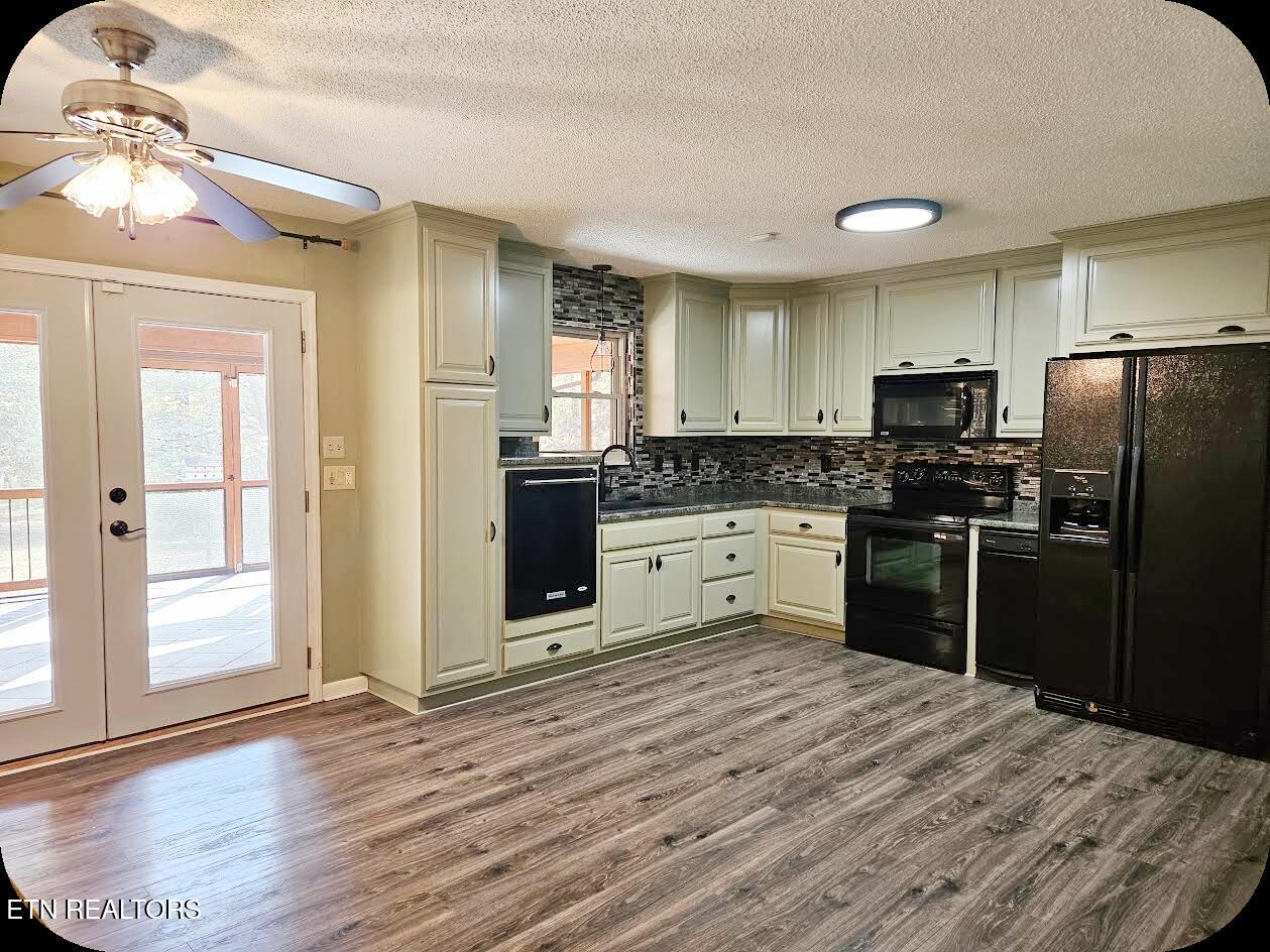 240 W Rockwood Ferry Rd