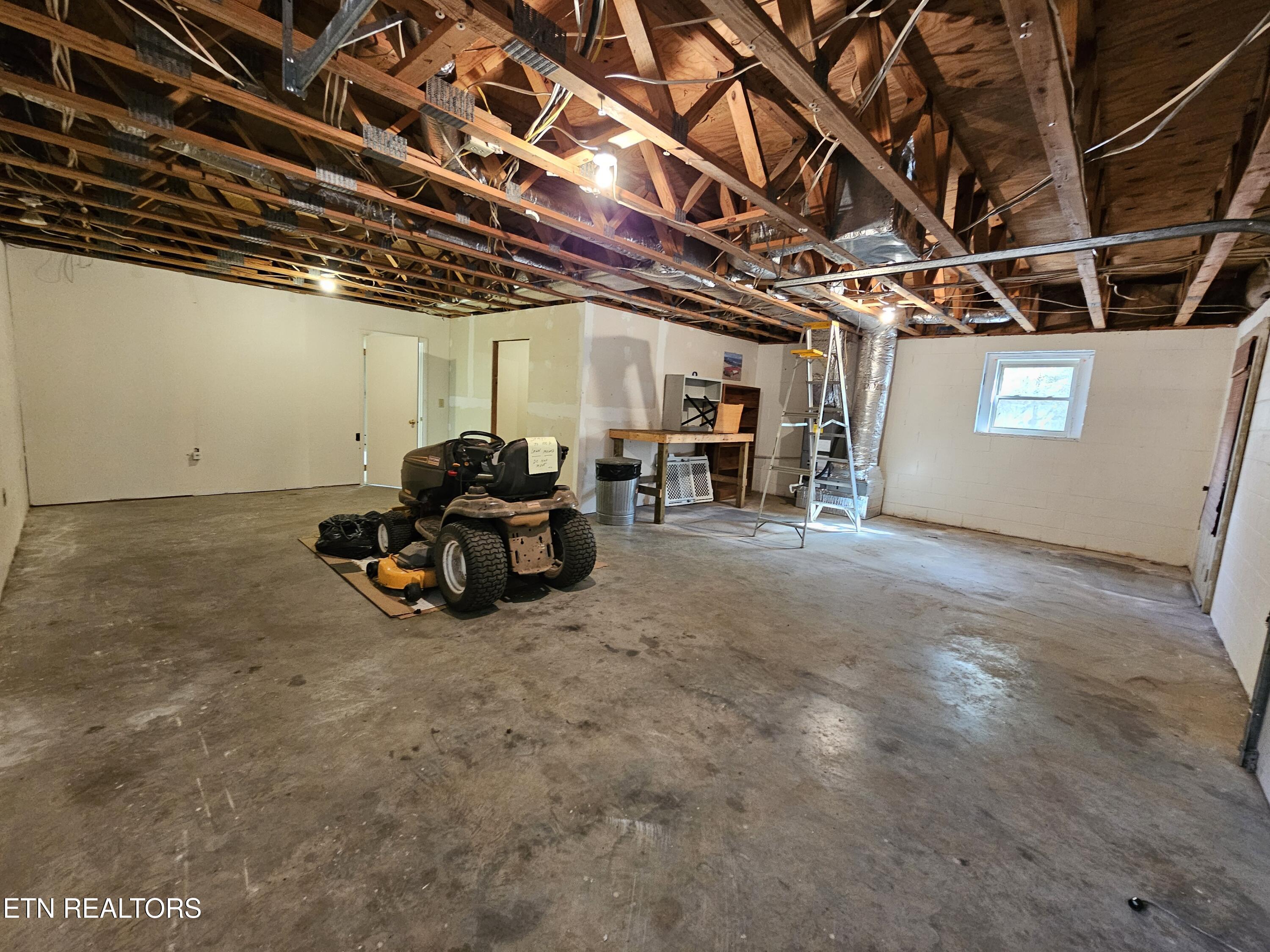 240 W Rockwood Ferry Rd