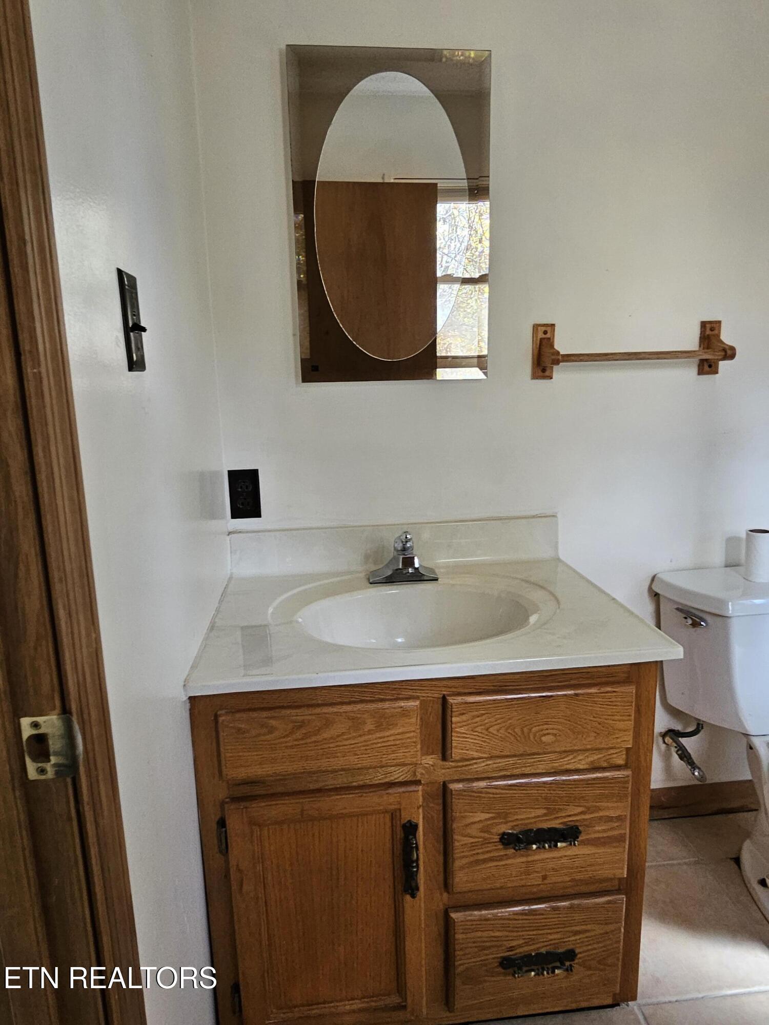 240 W Rockwood Ferry Rd