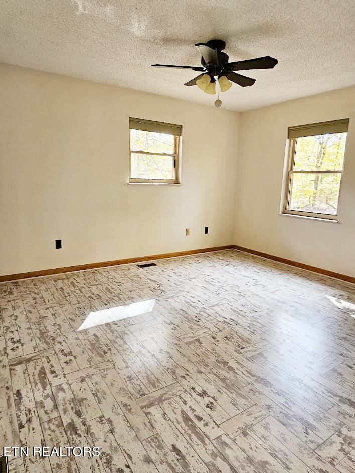 240 W Rockwood Ferry Rd