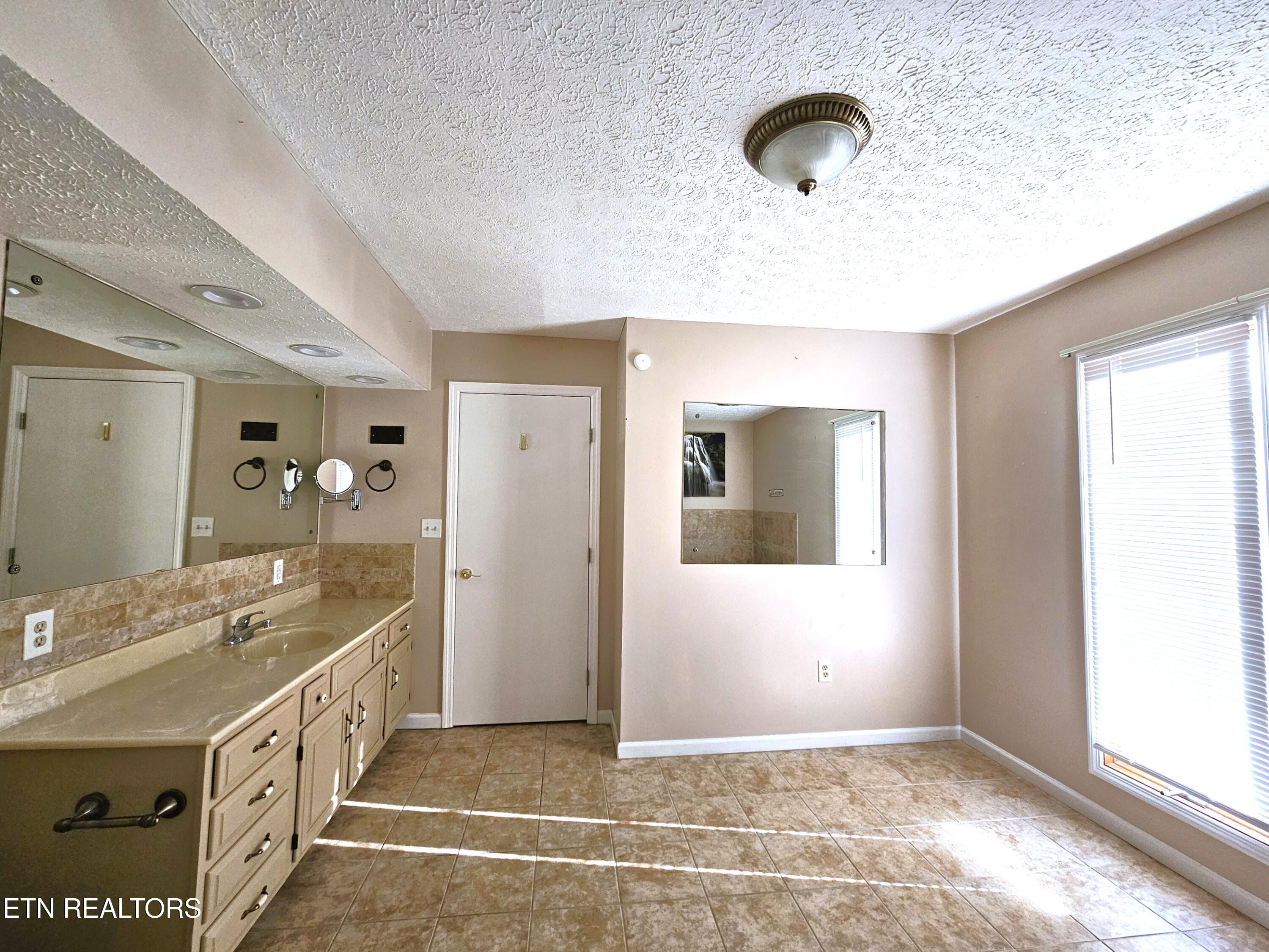 9430 N Ruggles Ferry Pike