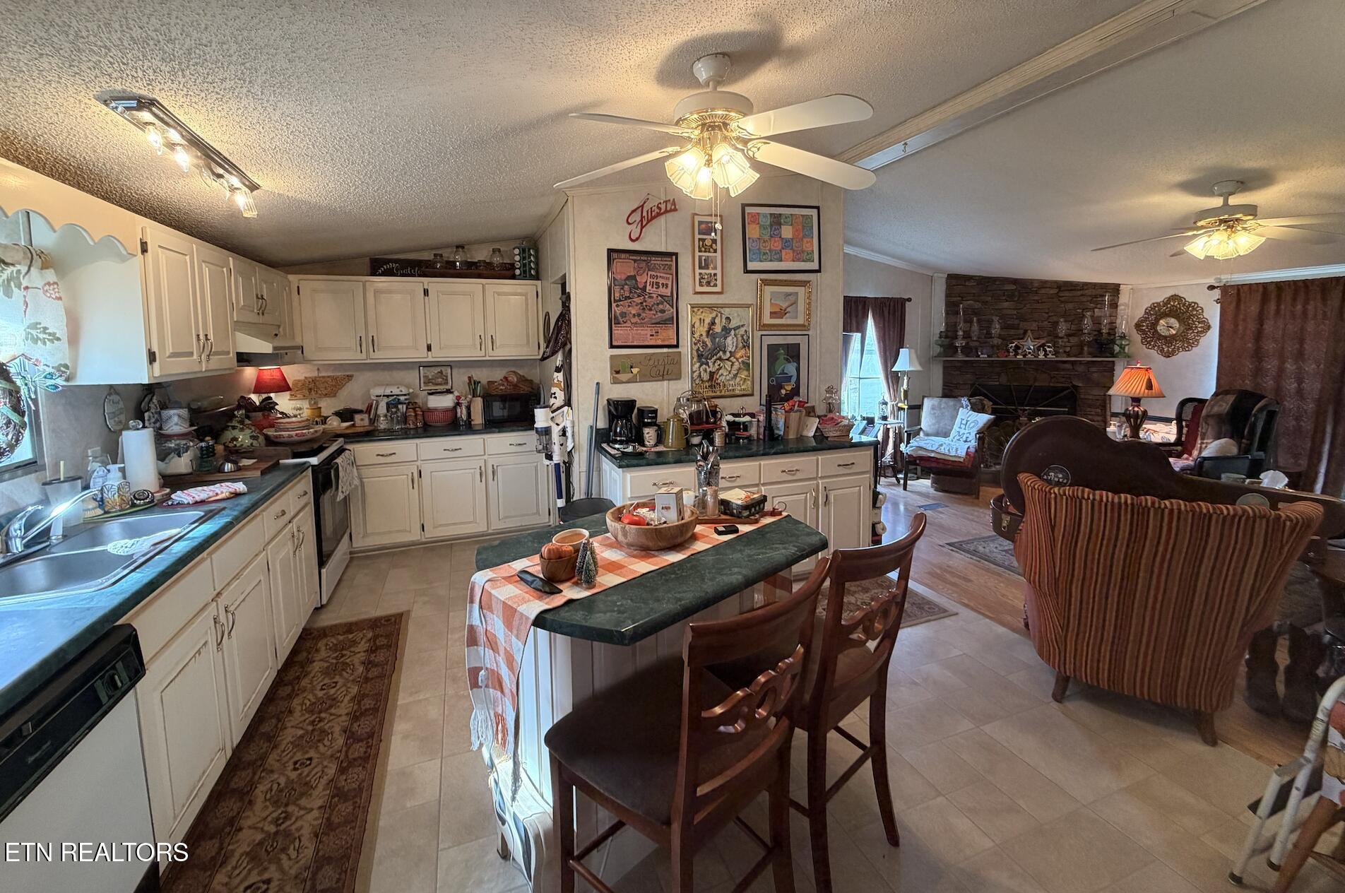 65 Dorton Access Rd