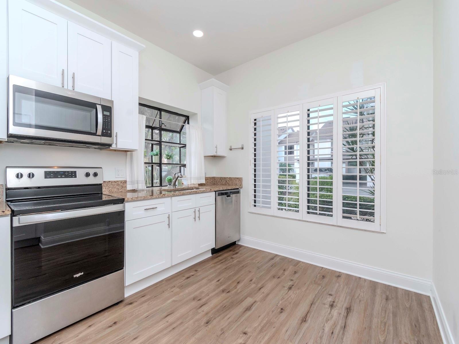 1813 LAKE CYPRESS DR #902