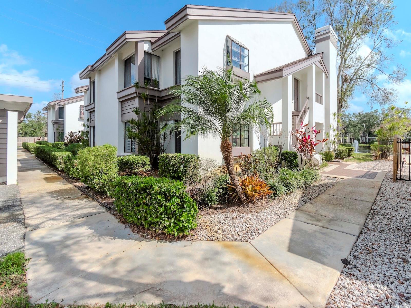 1813 LAKE CYPRESS DR #902