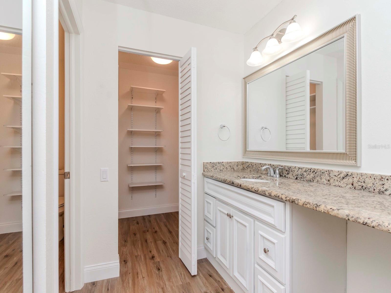 1813 LAKE CYPRESS DR #902