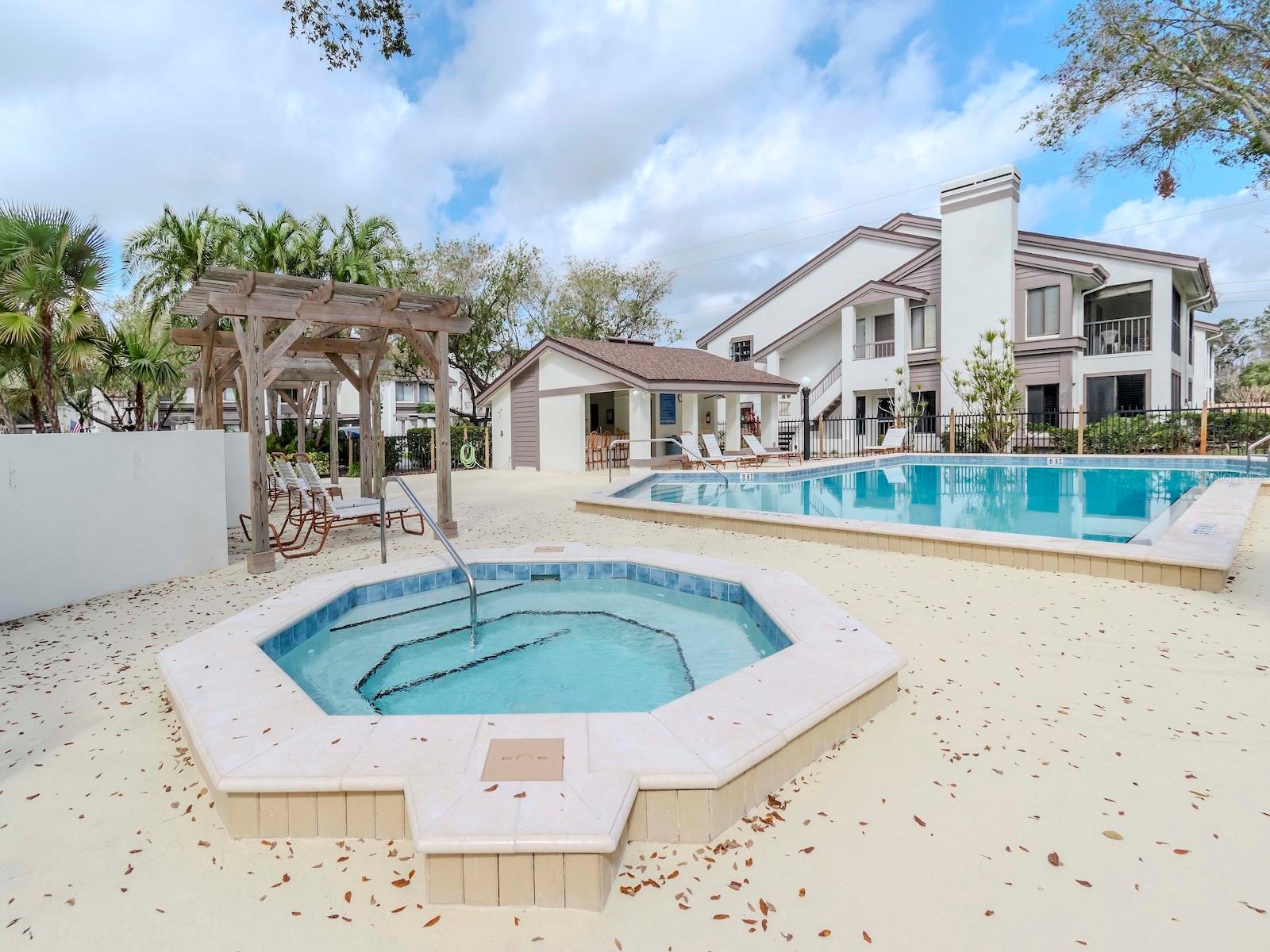 1813 LAKE CYPRESS DR #902