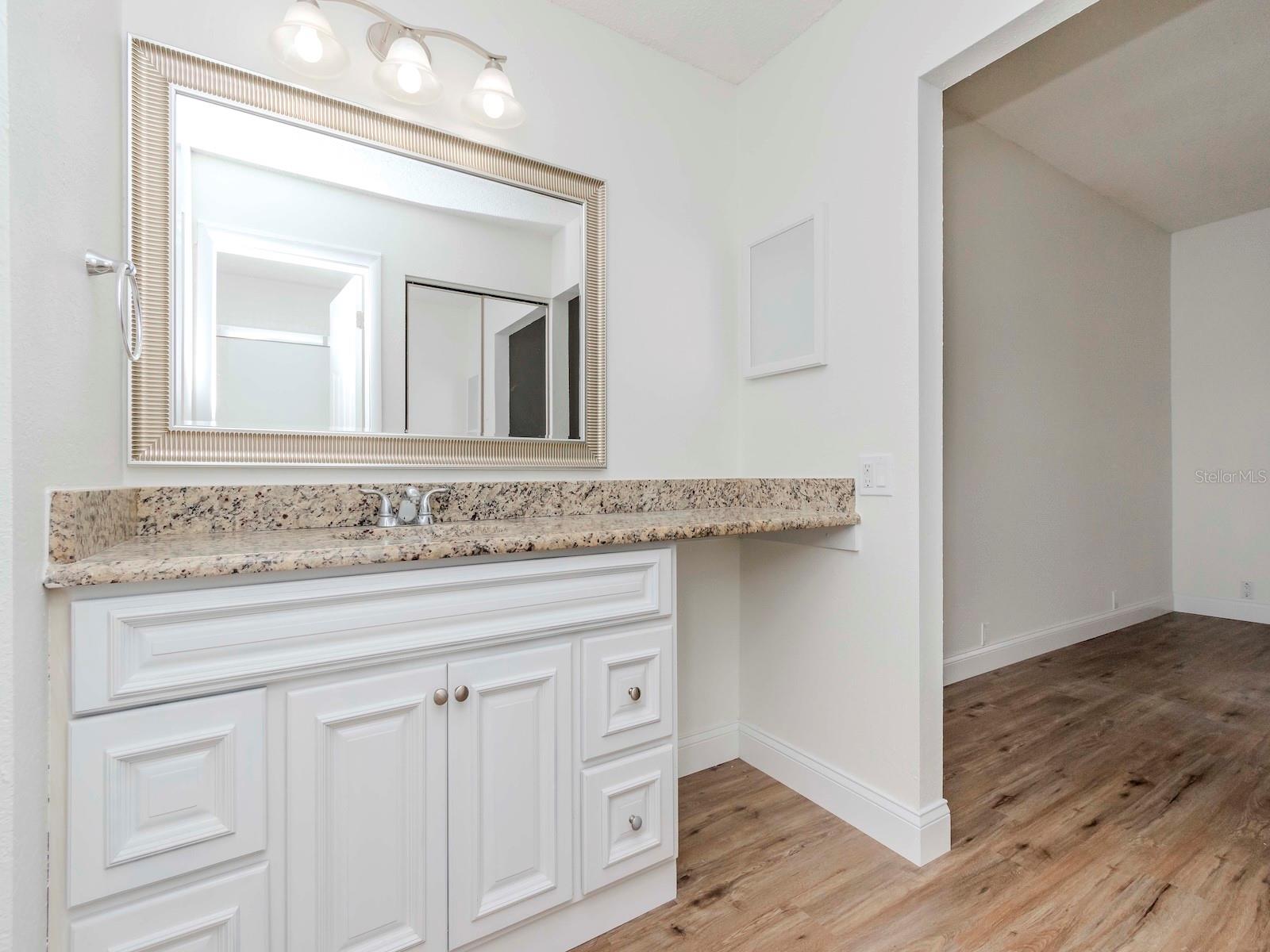 1813 LAKE CYPRESS DR #902