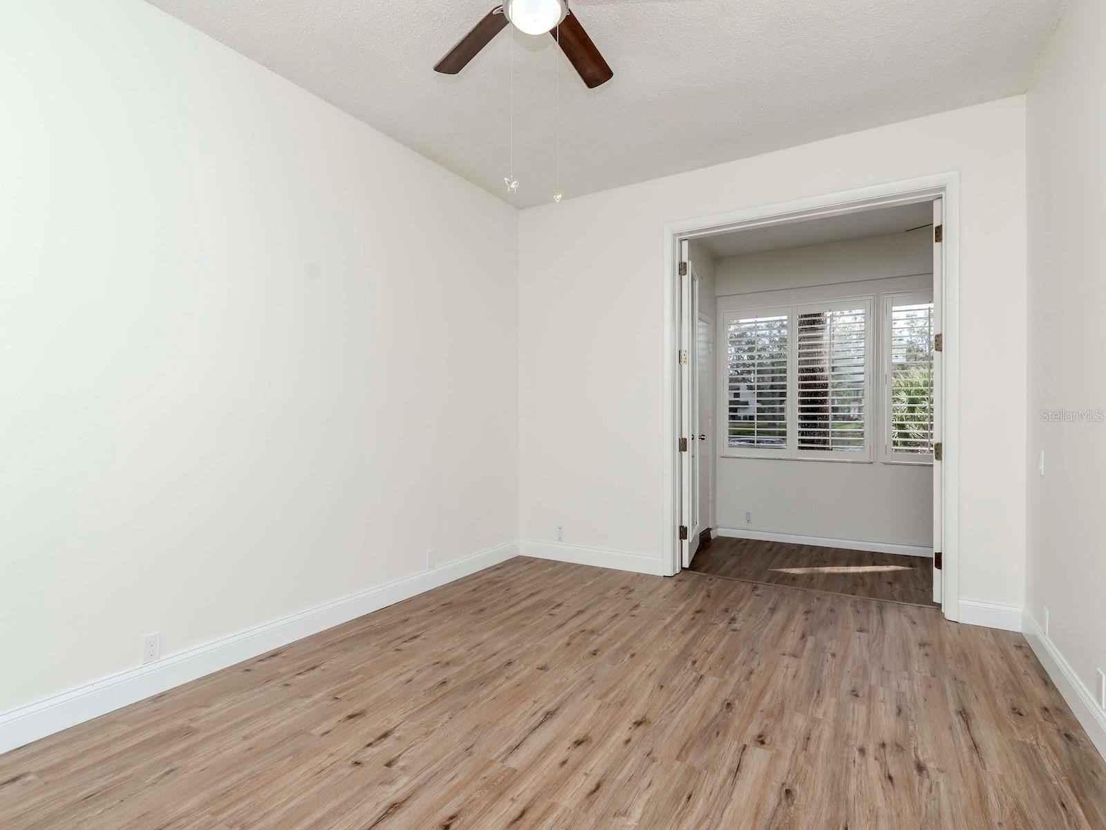 1813 LAKE CYPRESS DR #902