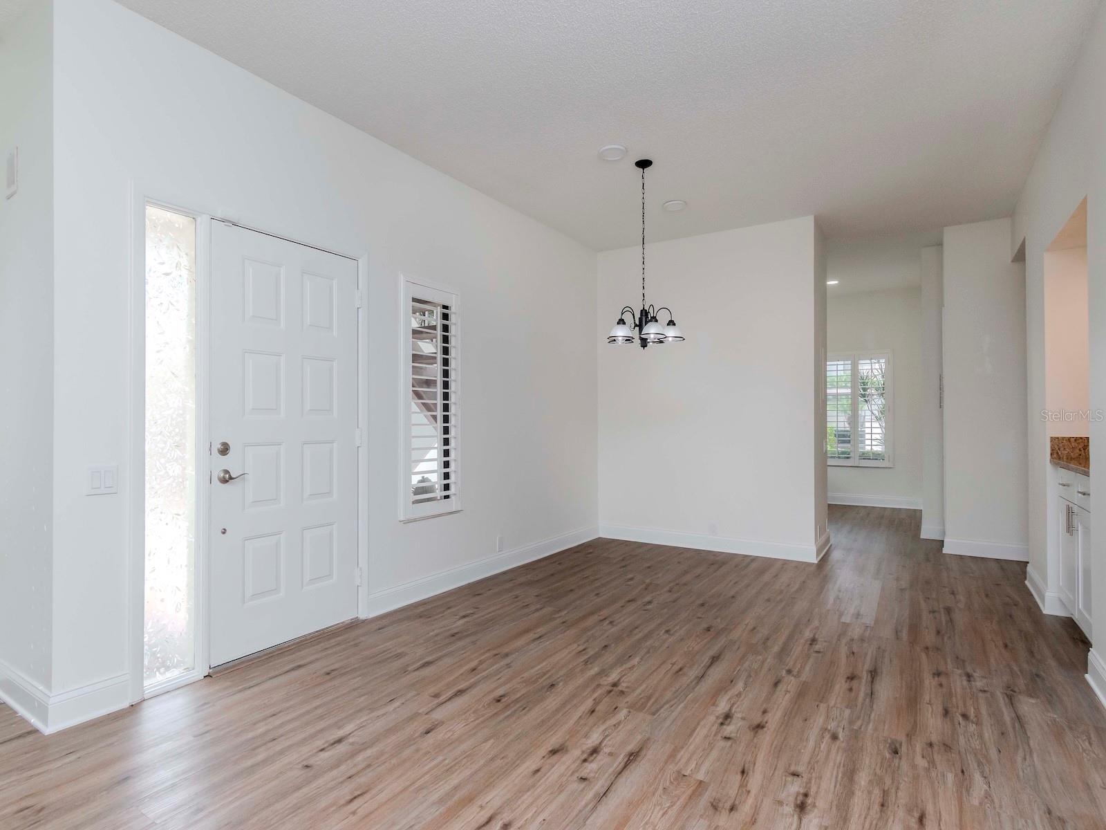 1813 LAKE CYPRESS DR #902